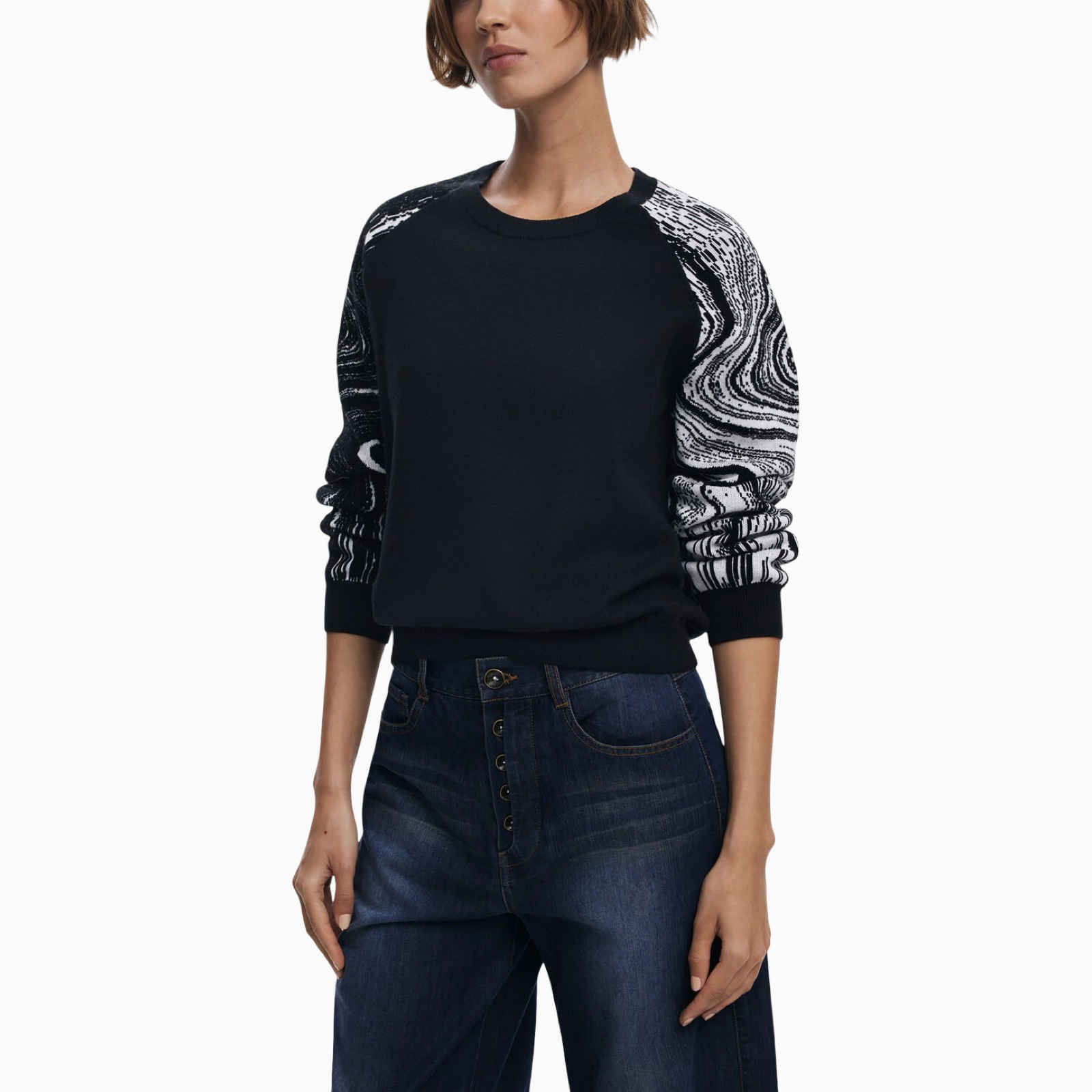 Дамски пуловер Desigual Knitwear 25WWJF28 Front View