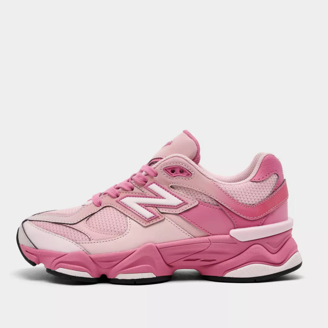 Дамски розови маратонски New Balance 9069 G90603I0 Lateral view