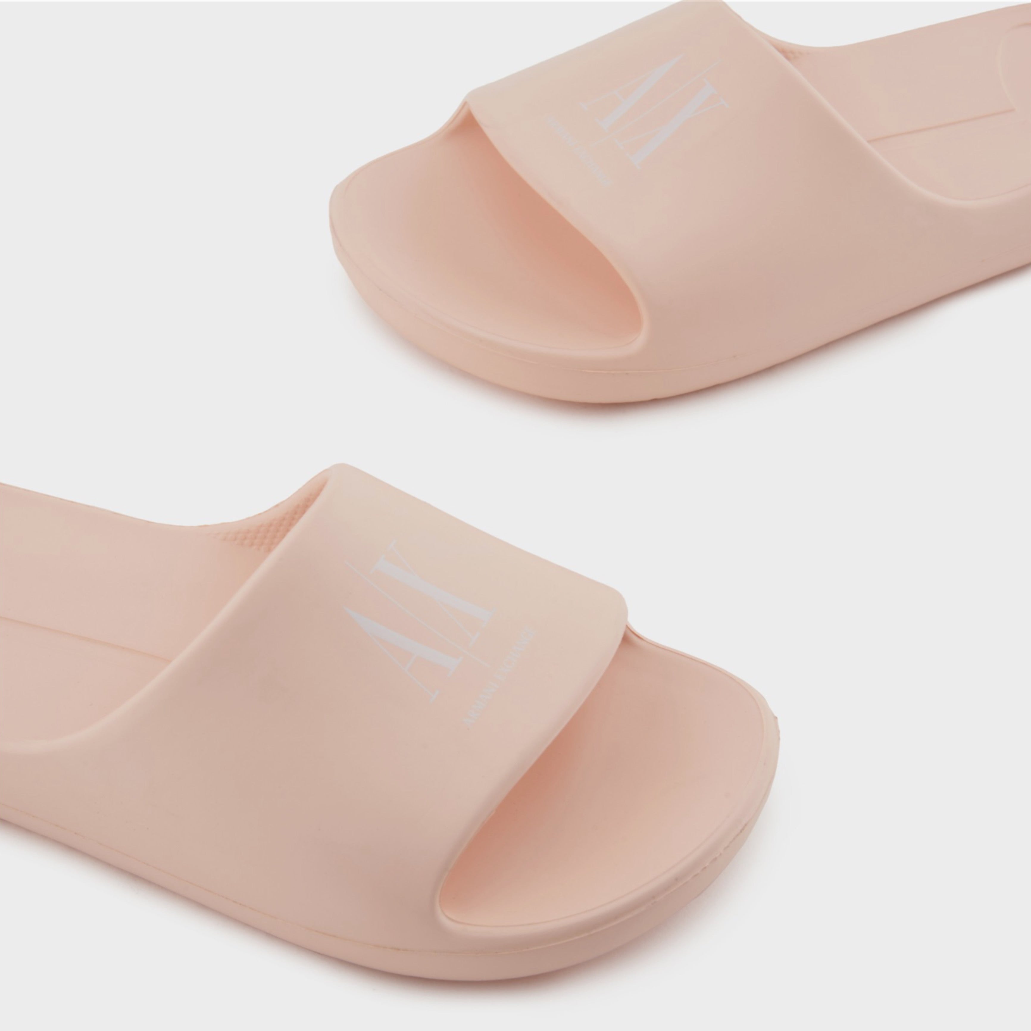 Дамски джапанки чехли в розово Women’s slippers Armani Exchange
XDP038 XV703 U619 Light rose + Off white Front Angled view