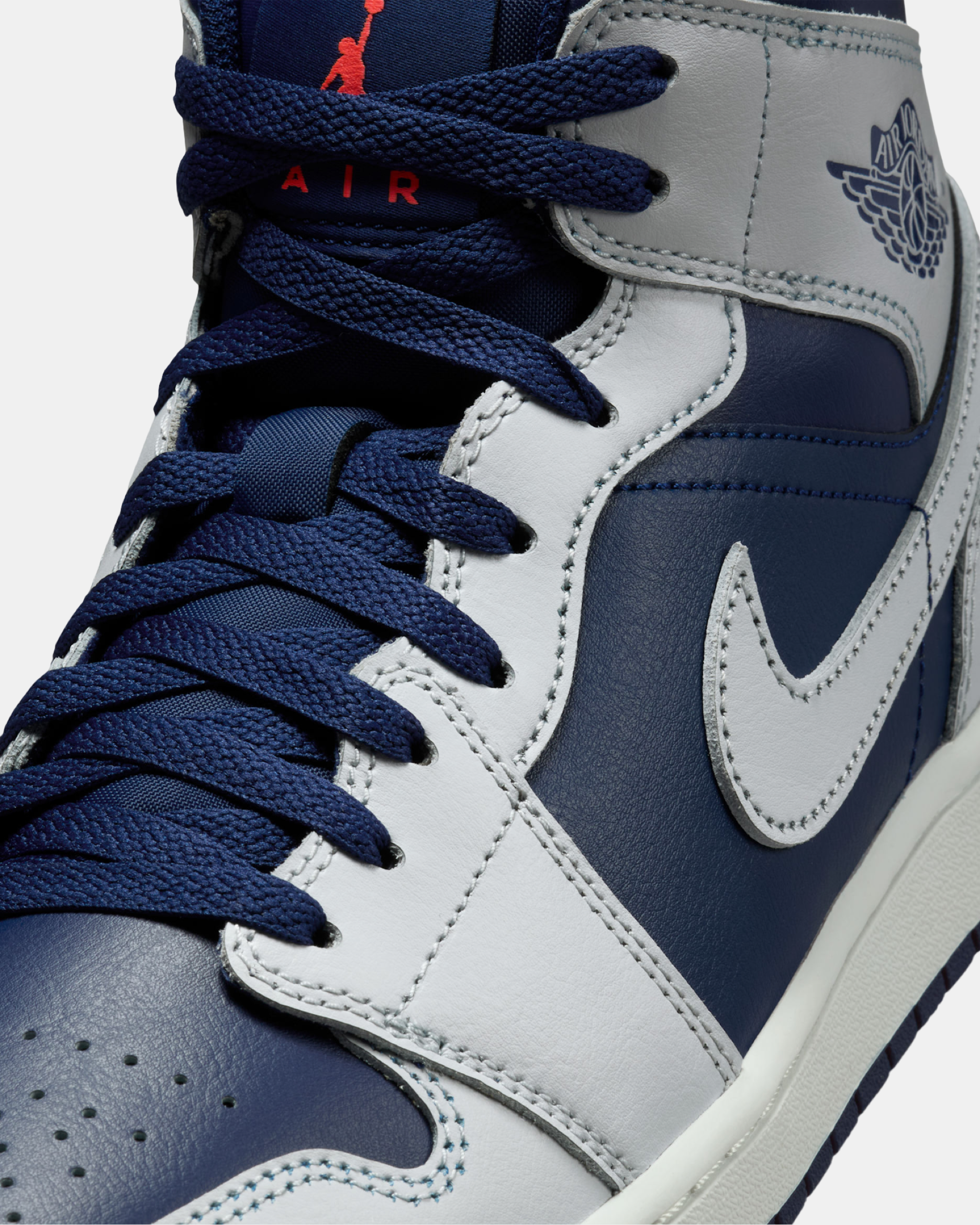 Мъжки кецове Nike Air Jordan 1 Mid Men Sneakers DQ8426-403 Close-Up