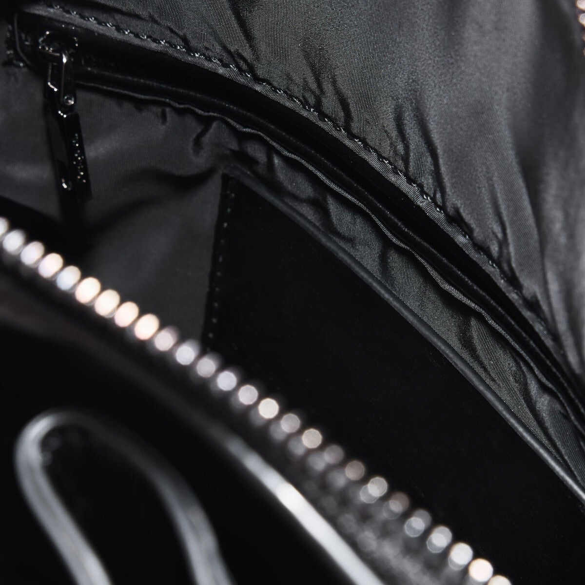 Дамска раница Desigual women’s rucksack 26WAKP11 2000 Inside view