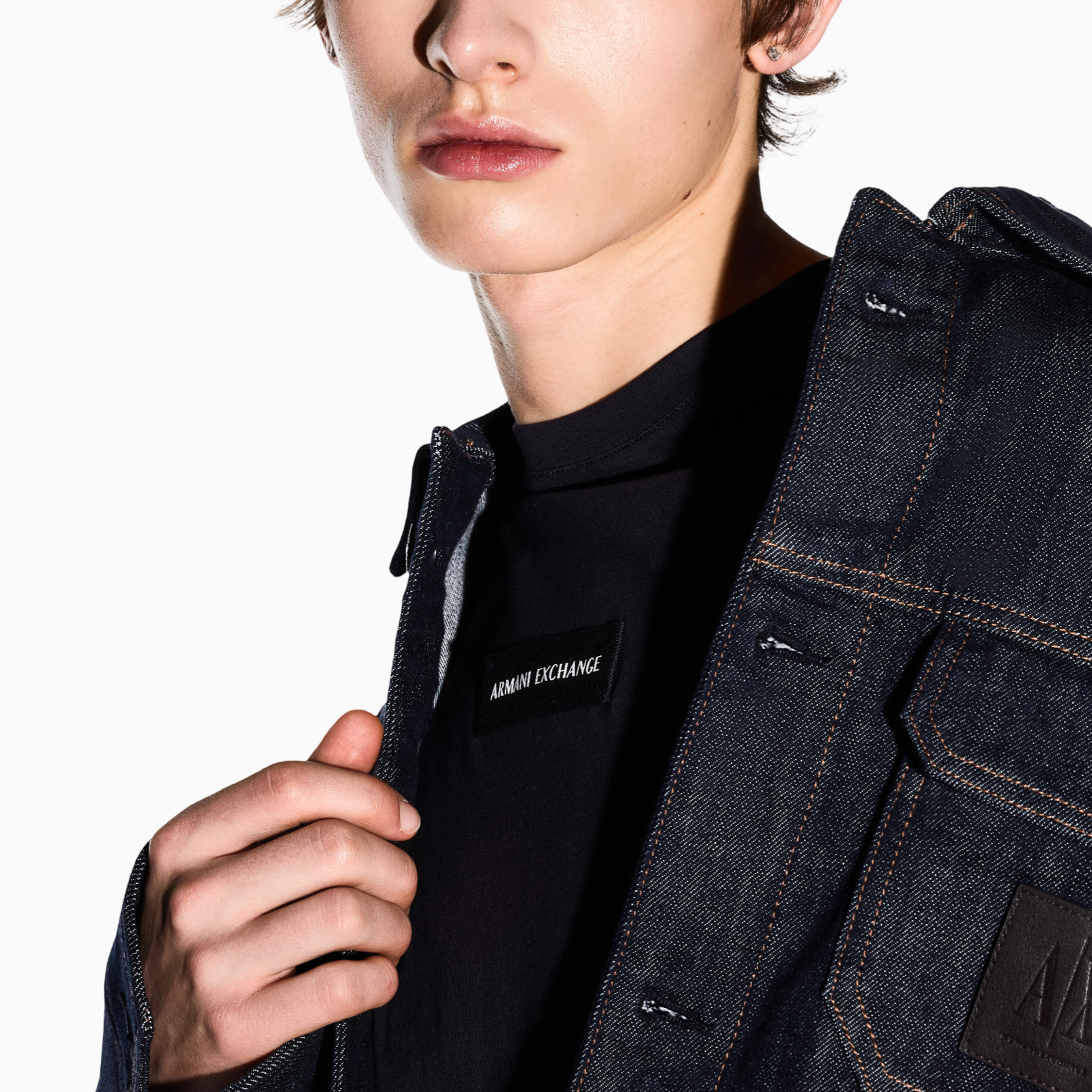 Мъжка тениска Armani Exchange Men T-shirt XM002471 AF10356 UB101 Close-Up