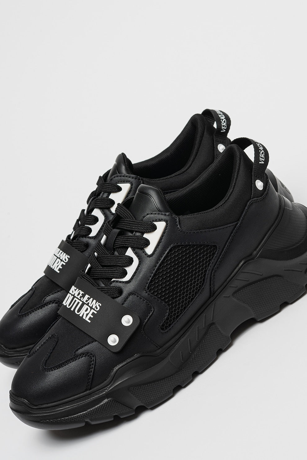 Мъжки кецове Men's sneakers Versace Jeans Couture 79YA3SC4 ZSC55 899 Black angled view