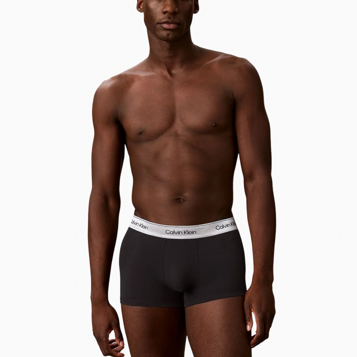 Мъжки боксерки Calvin Klein Men 3-pack Boxers LV00NB4730 UB1 Front View