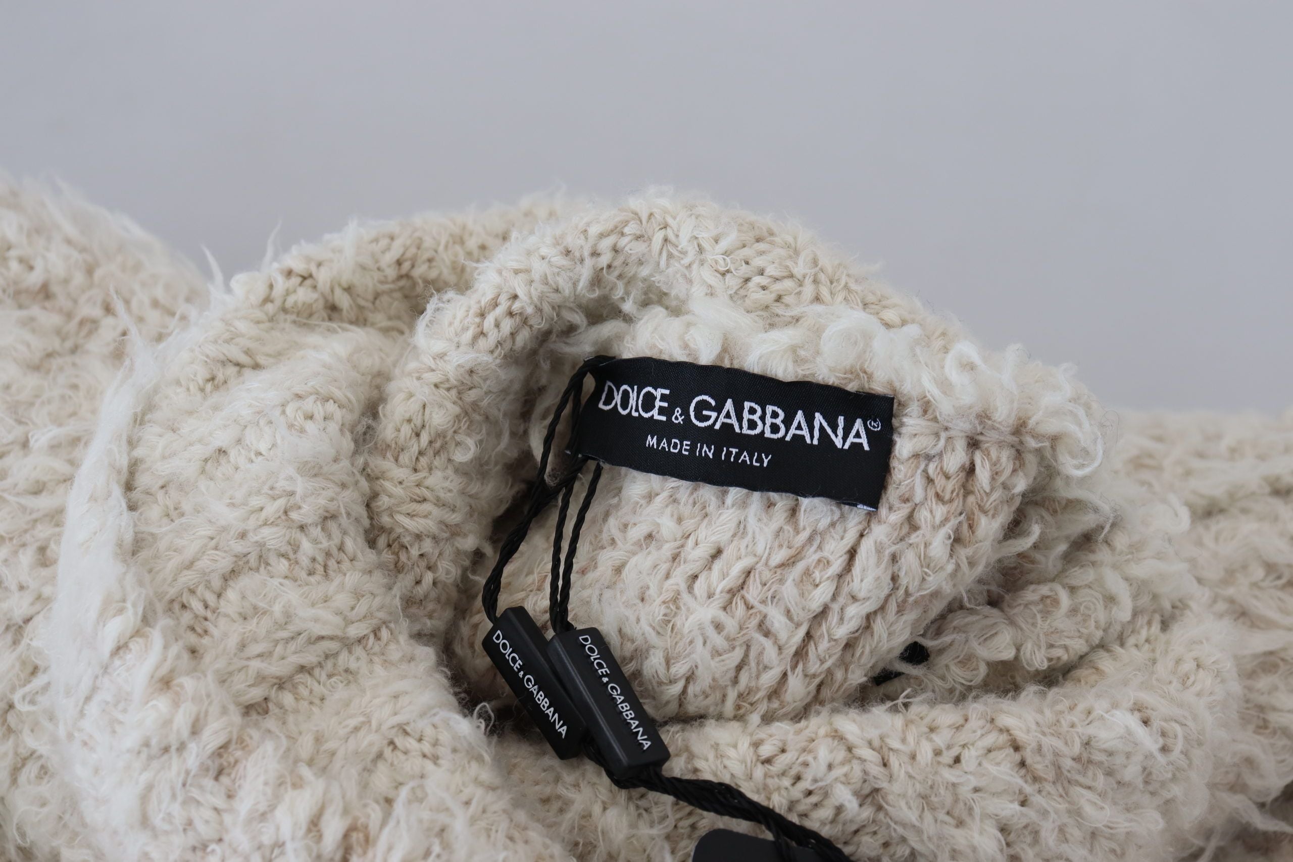 Dolce & Gabbana Елегантен кремав пуловер с висока яка от вълнена смес