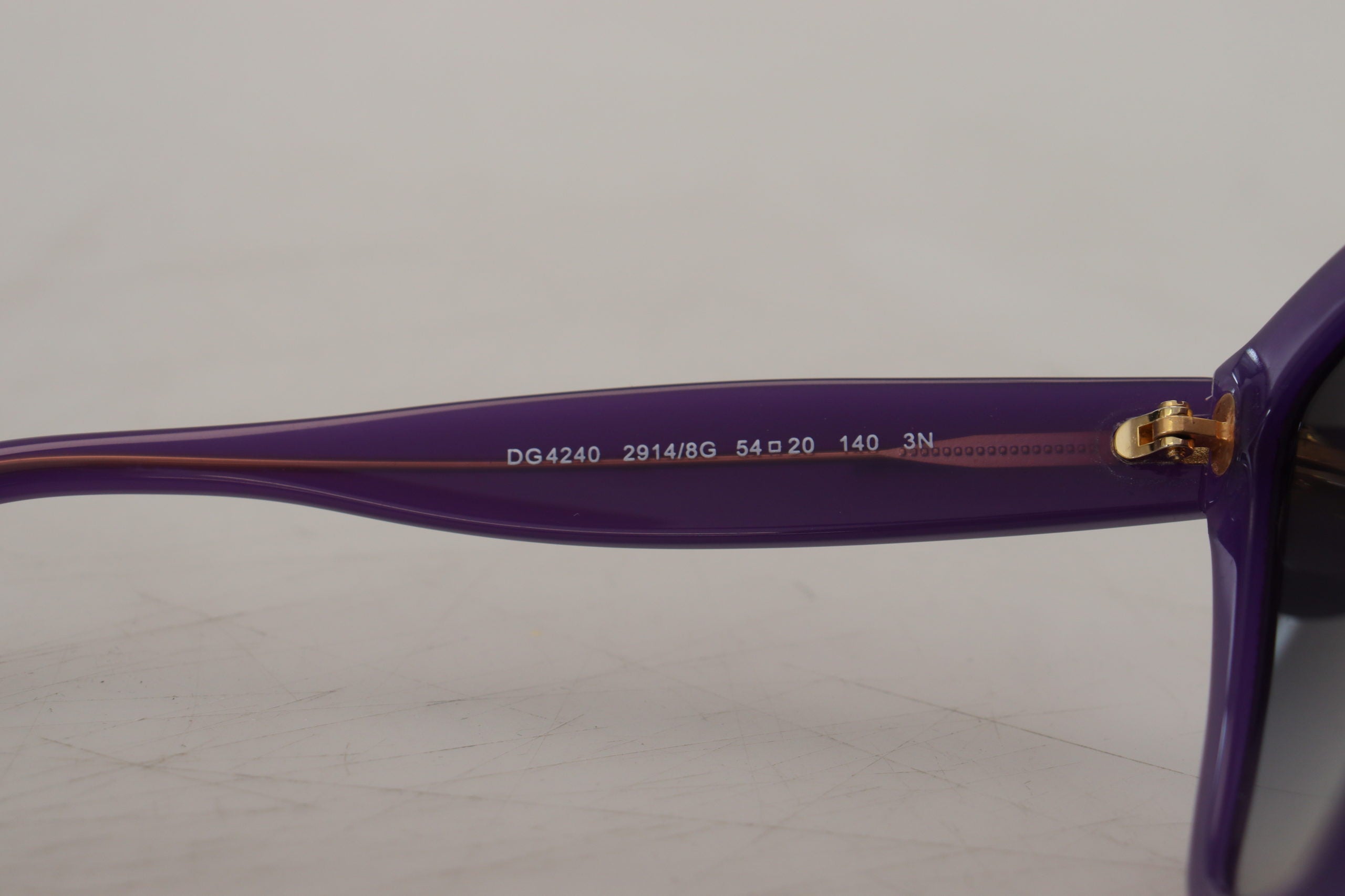 Dolce & Gabbana Елегантни лилави градиентни слънчеви очила