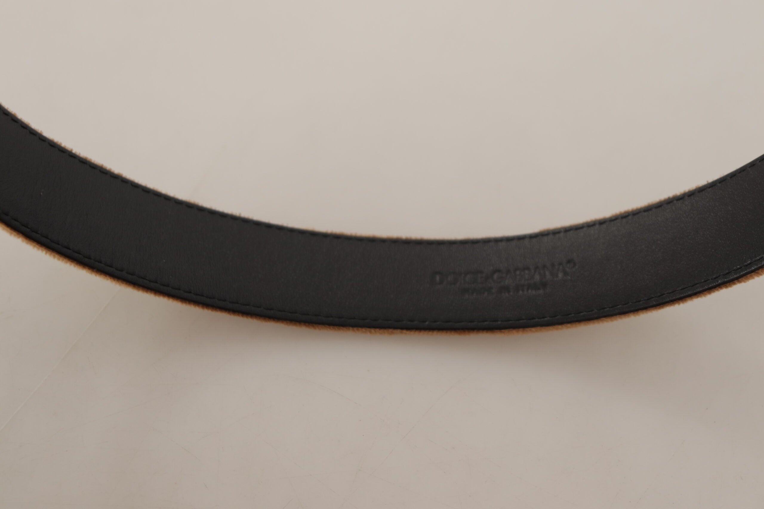 Dolce & Gabbana елегантен кожен колан с гравирана катарама