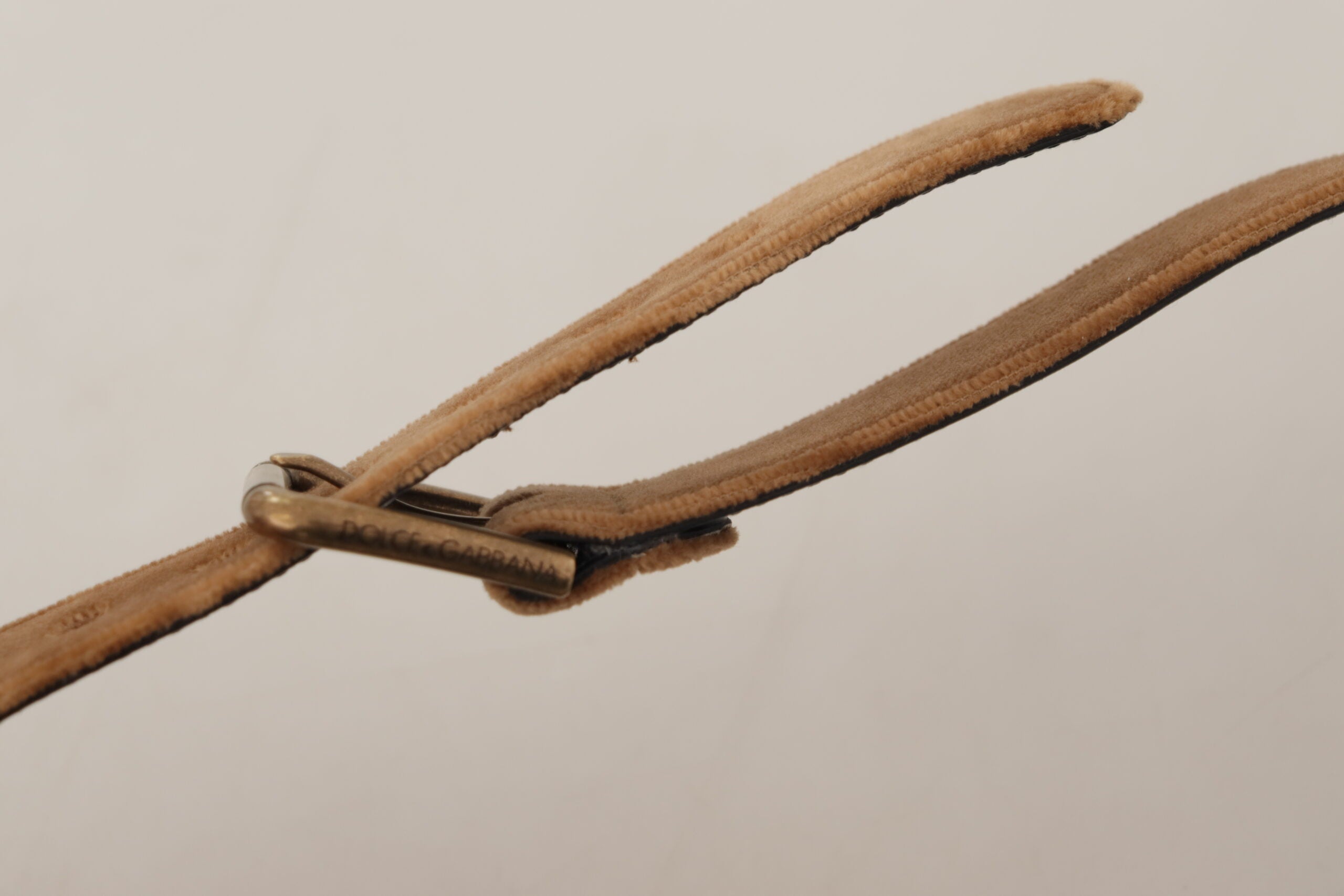 Dolce & Gabbana елегантен кожен колан с гравирана катарама