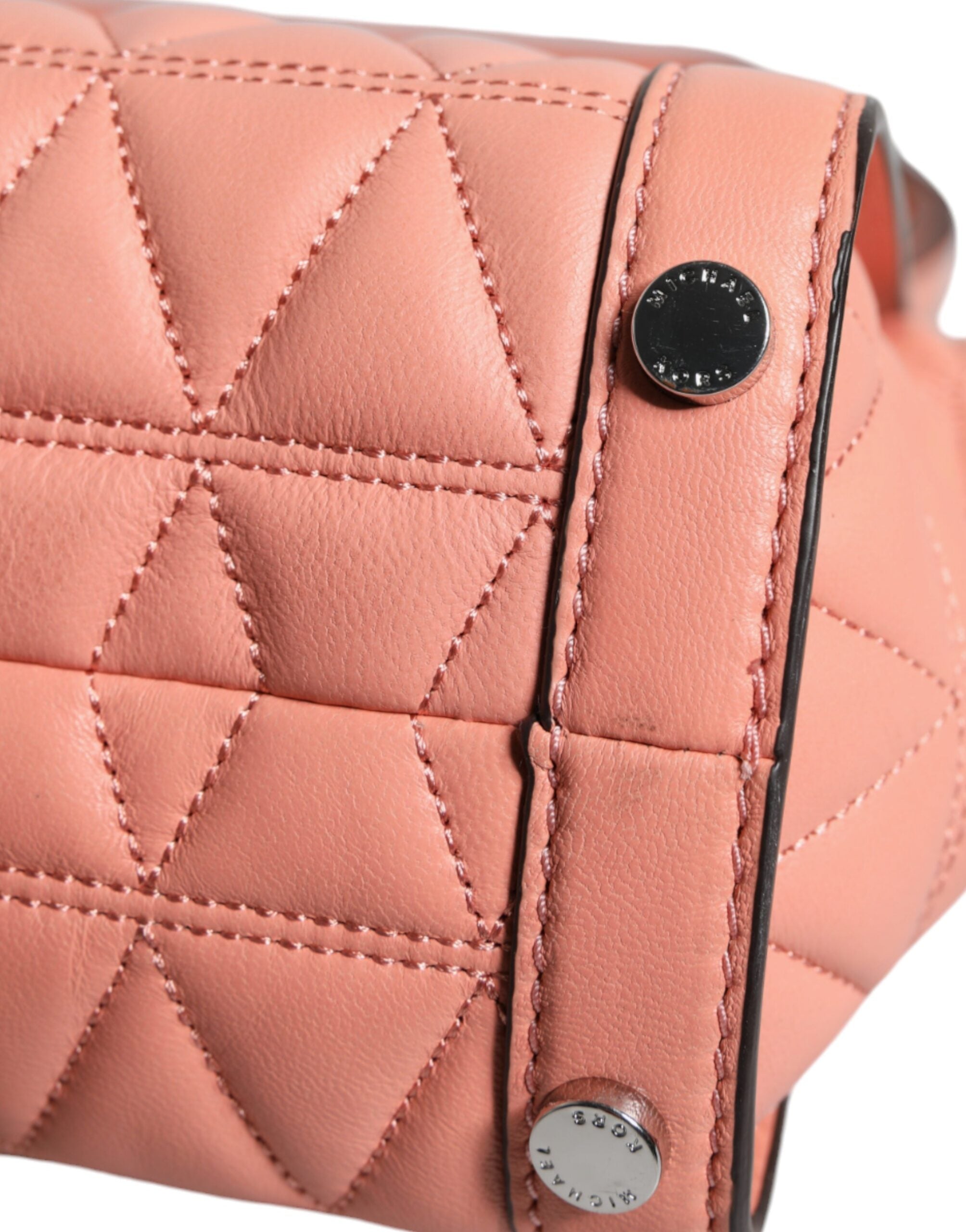 Michael Kors Прасковена ватирана кожена чанта с лого Crossbody VIVIANNE