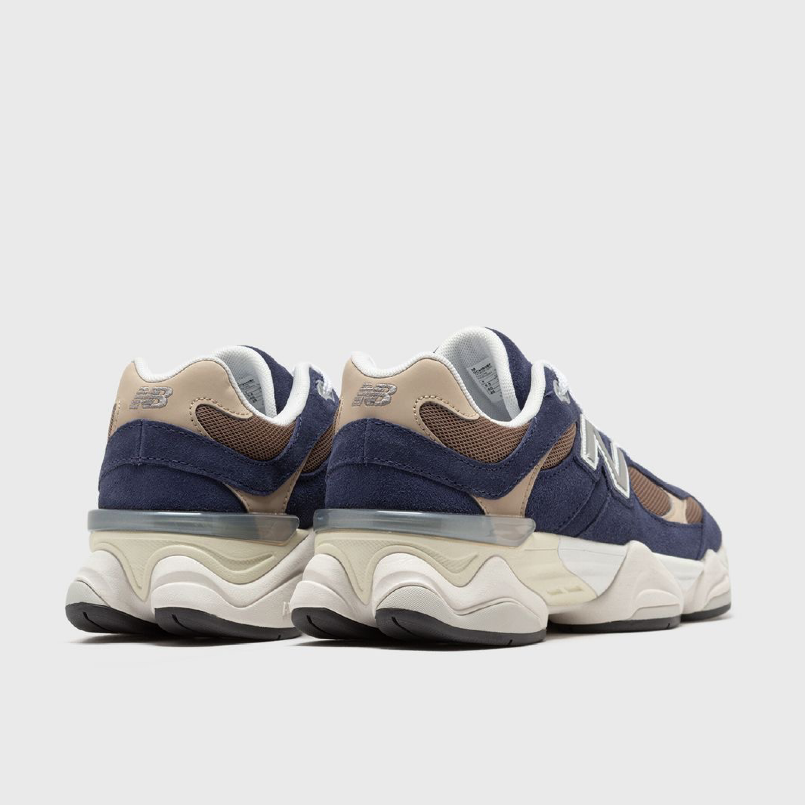 Дамски маратонки New Balance 9060
GC9060BF