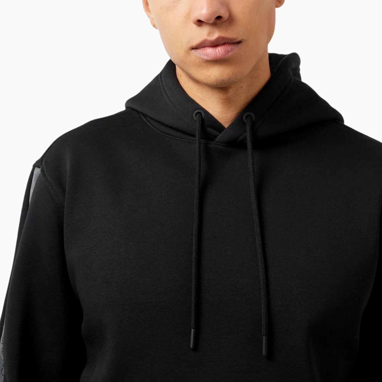 Мъжко черно худи Calvin Klein Jeans Men Hoodie J30J325632 Close-Up