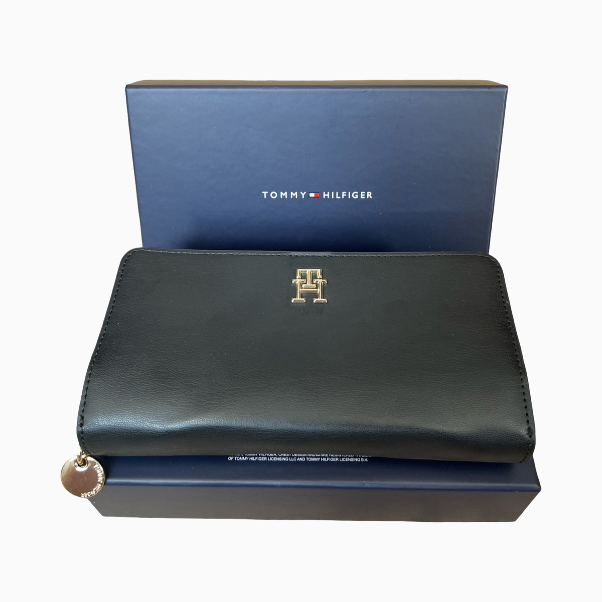 Дамско портмоне Tommy Hilfiger Women wallet AW0AW14231 BDS Front View