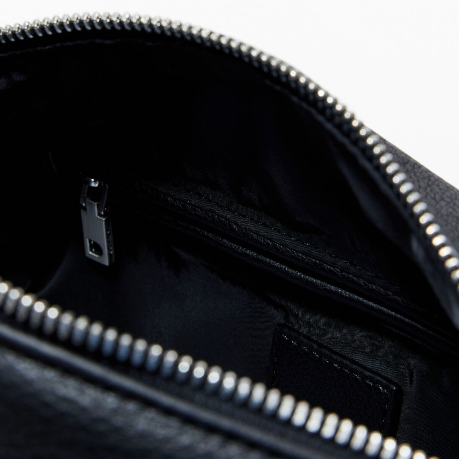 Дамска чанта Women’s handbag Desigual
25WAXPA6 2000 Black inside view