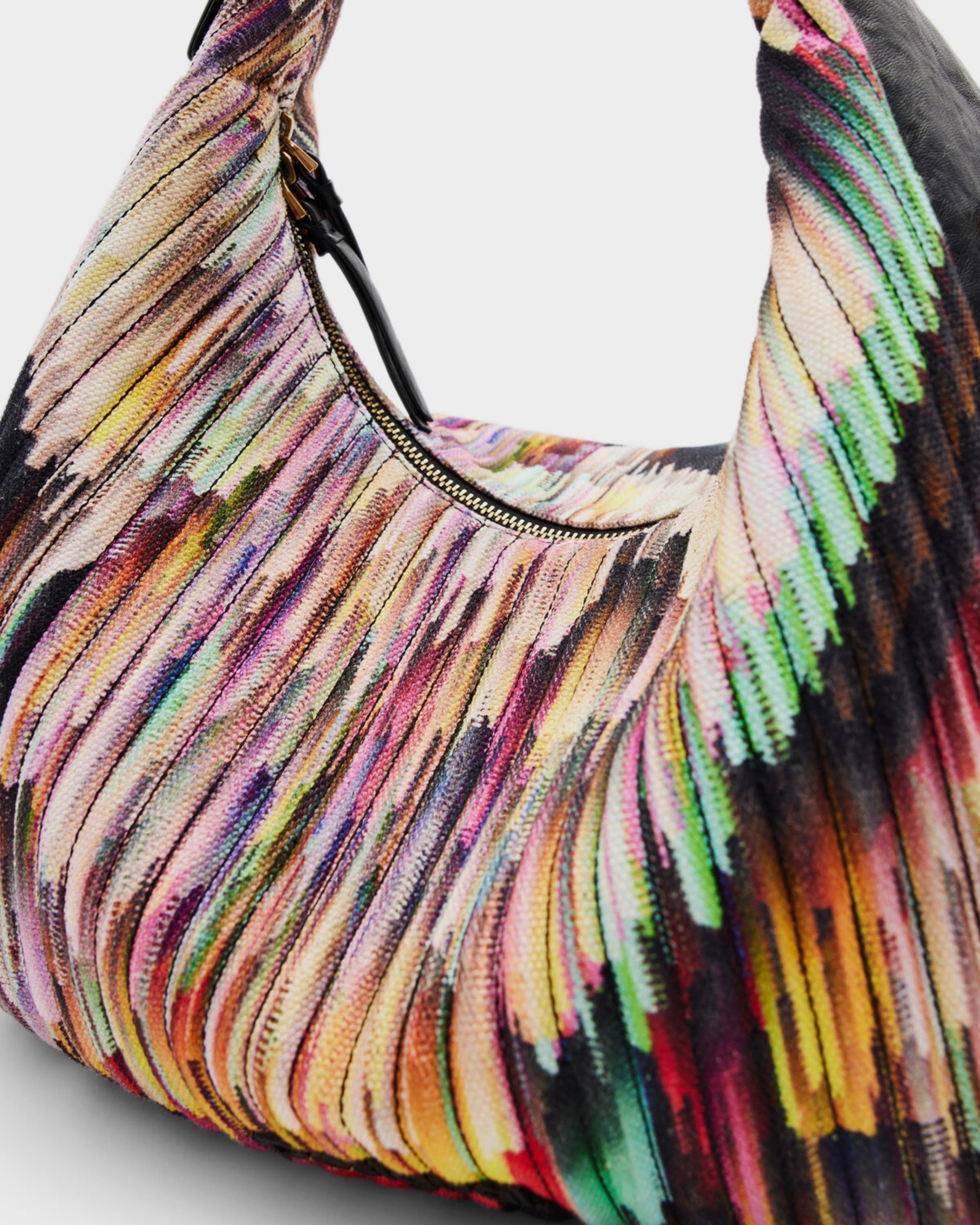 Дамска многоцветна чанта за рамо Women’s shoulder bag Desigual
23WAXA23 9019U multicolor