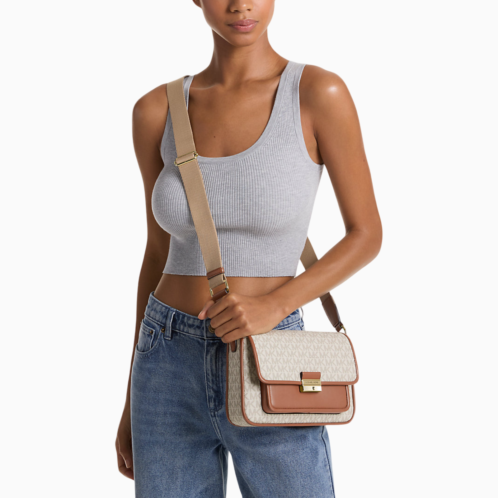 Дамска чанта Michael Kors Bradshaw Crossbody Bag 35R5G2BM8BVAN Model View