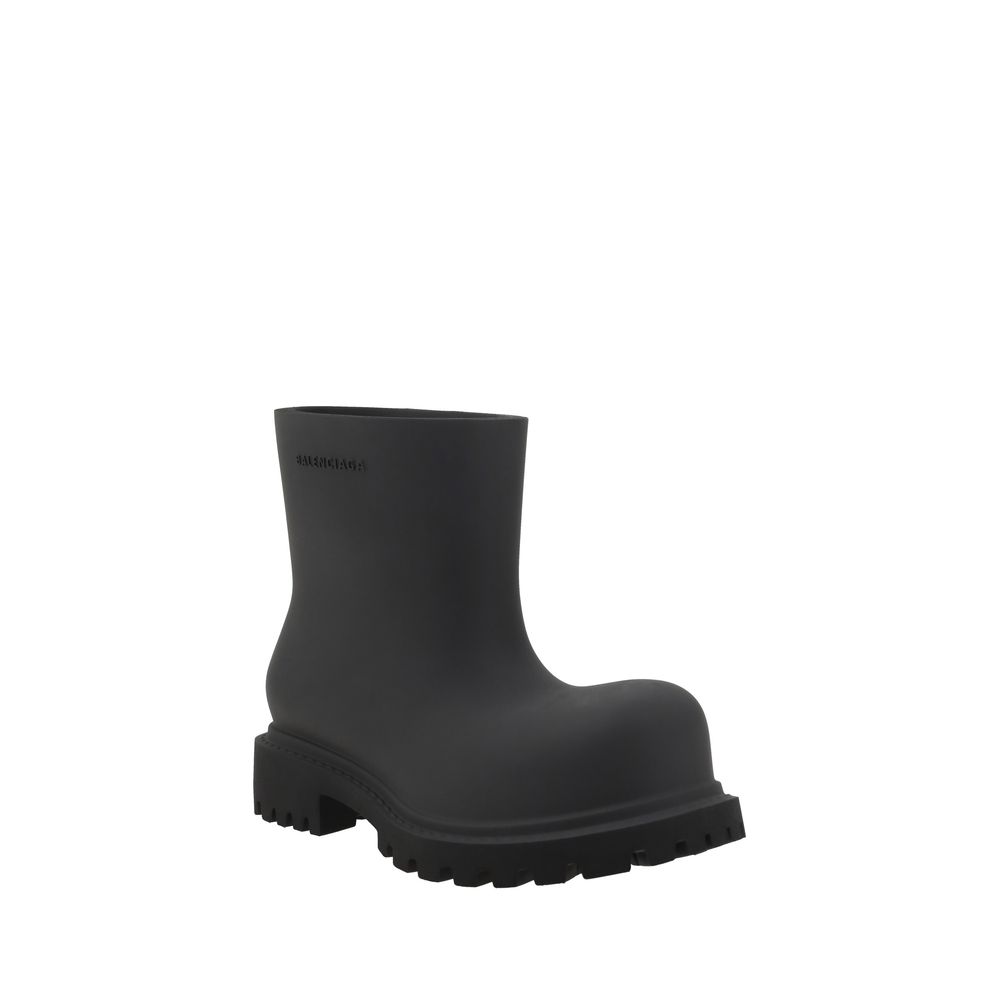 Стероидни ботуши на Balenciaga
