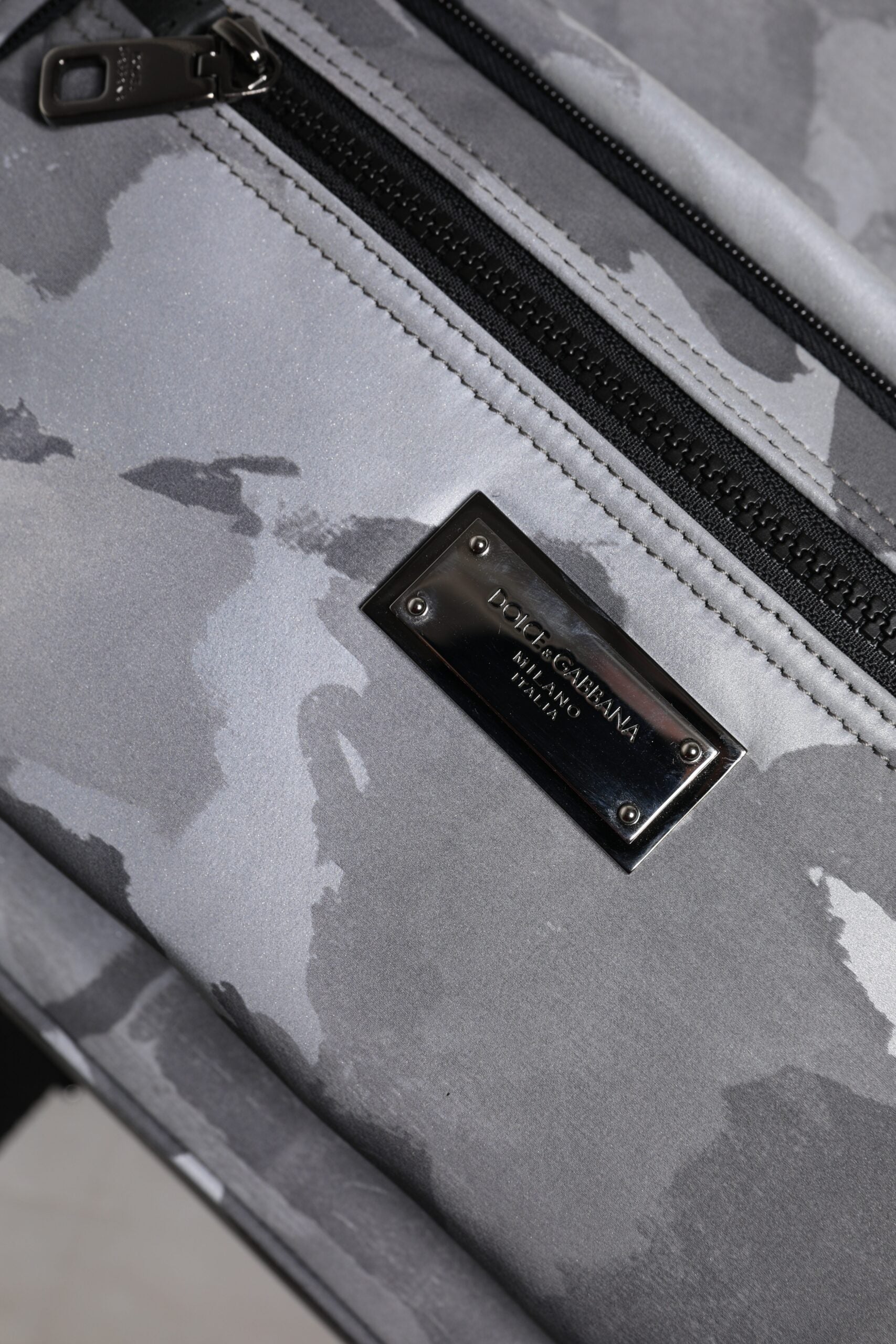 Мъжка раница Dolce & Gabbana Camouflage Logo Plaque Rucksack BM1961 A0282 89697 Close-Up