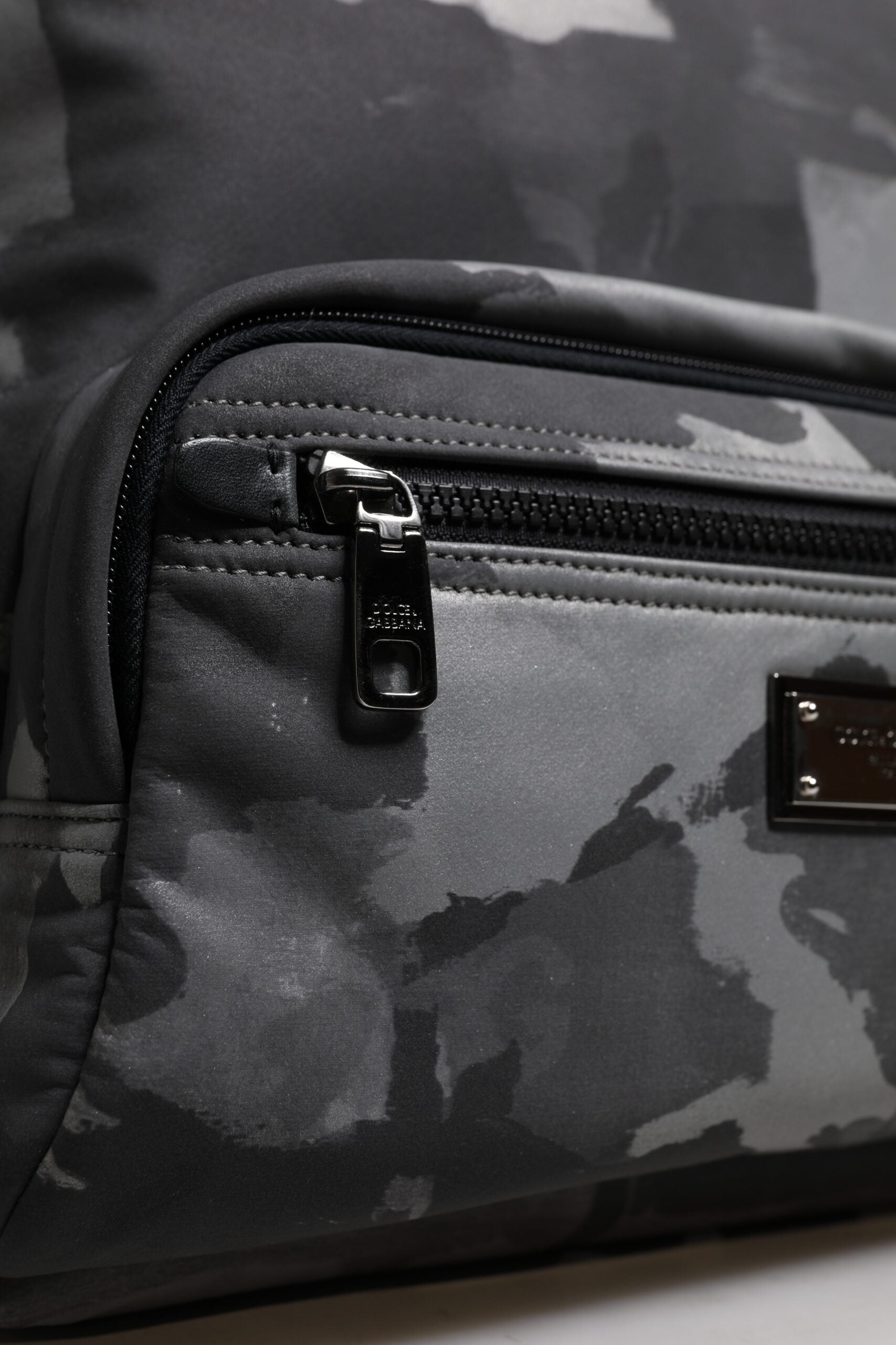 Мъжка раница Dolce & Gabbana Camouflage Logo Plaque Rucksack BM1961 A0282 89697 Close-Up