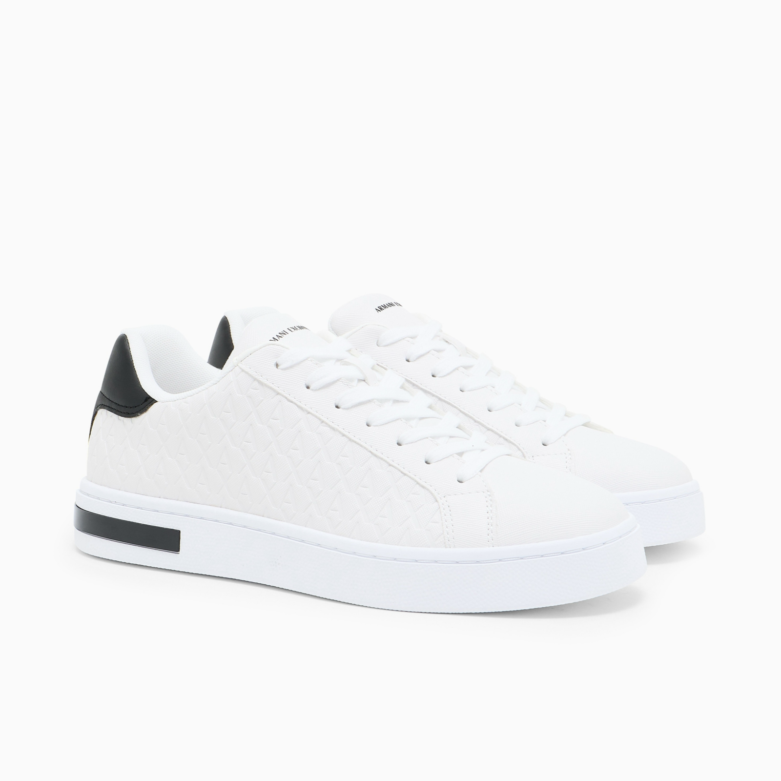 Мъжки бели кецове Armani Exchange Men Sneakers XM000140 AF11916 M0028 Medial View