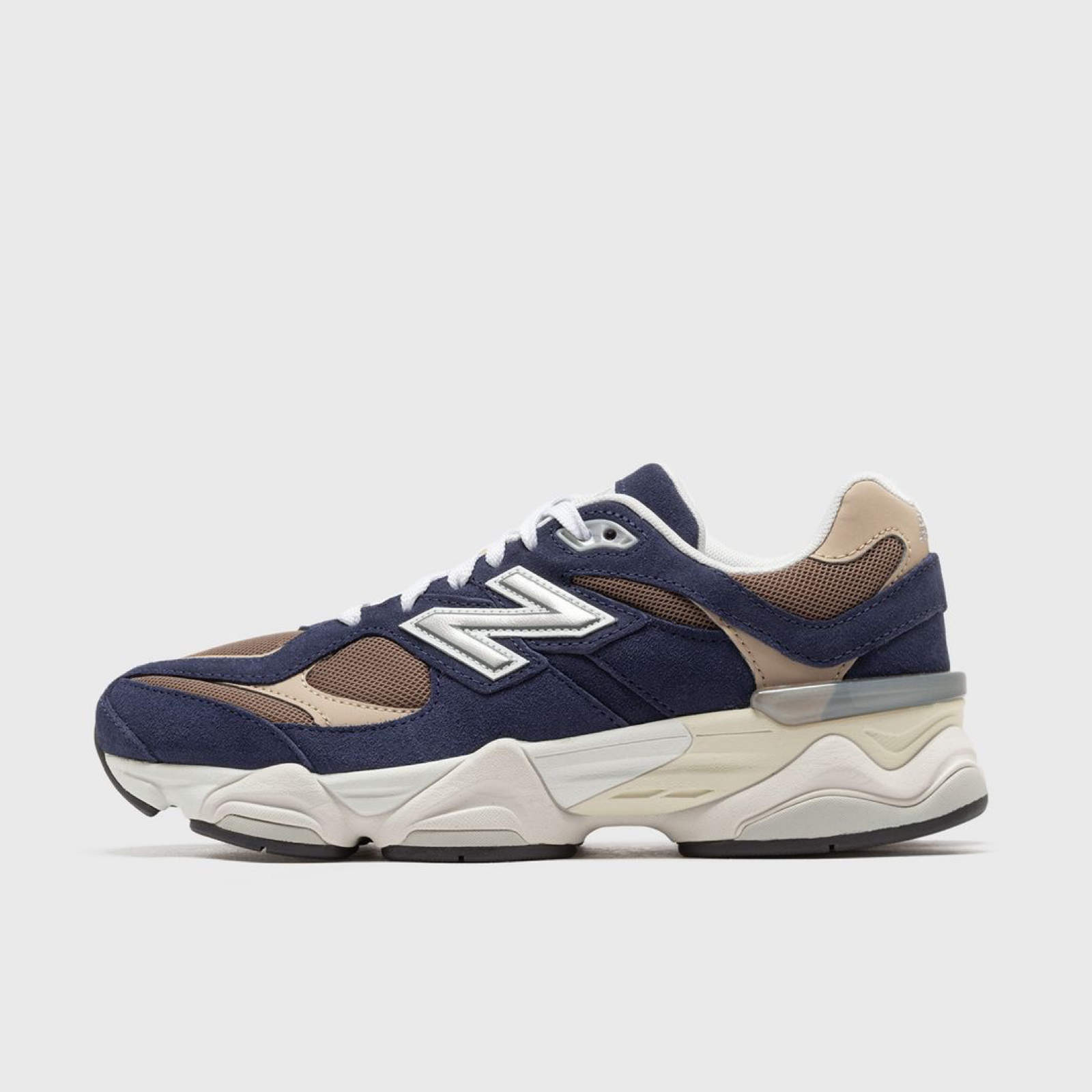 Дамски маратонки New Balance 9060
GC9060BF