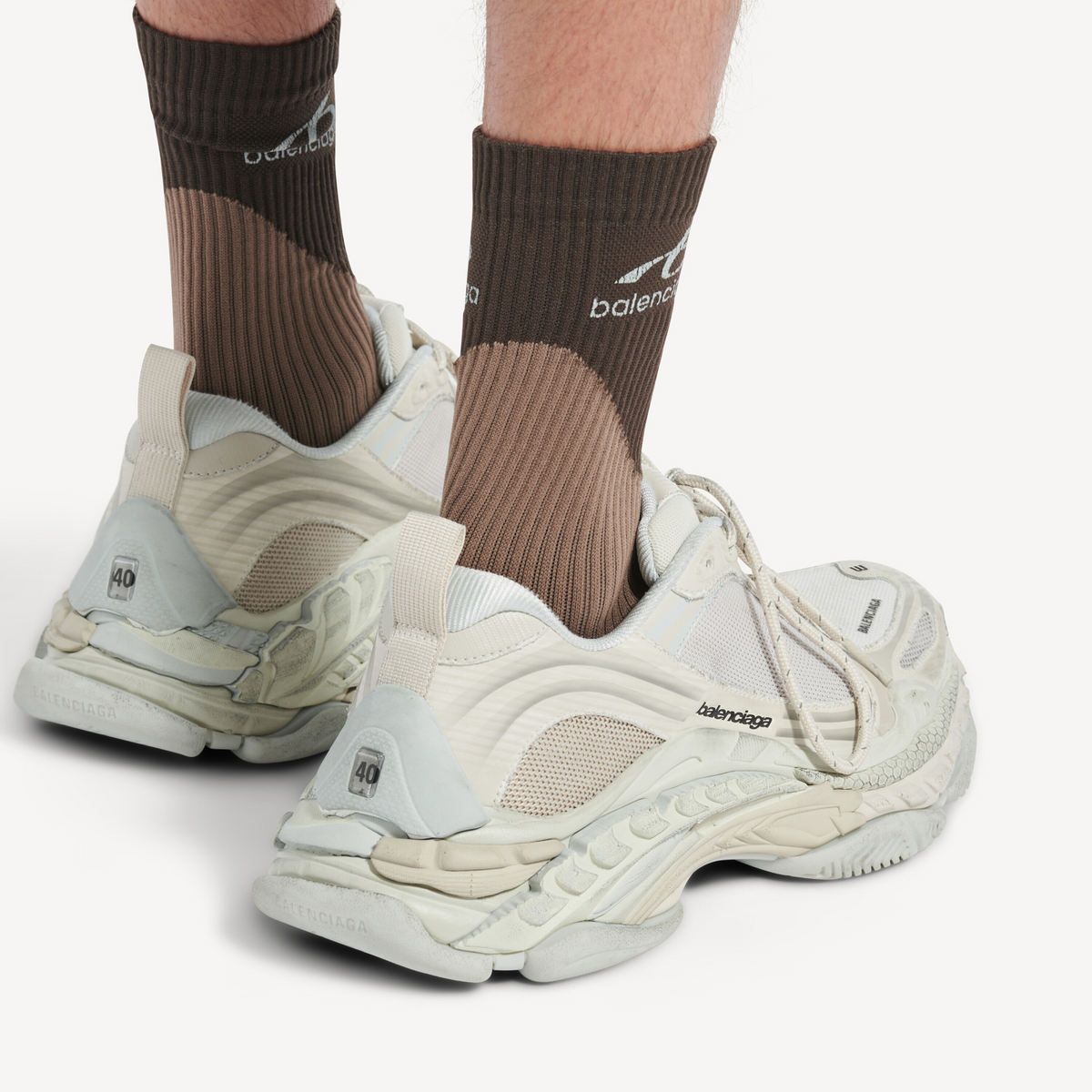 Balenciaga Triple S V.2 Sneakers 865849WTRS29191 Heel View