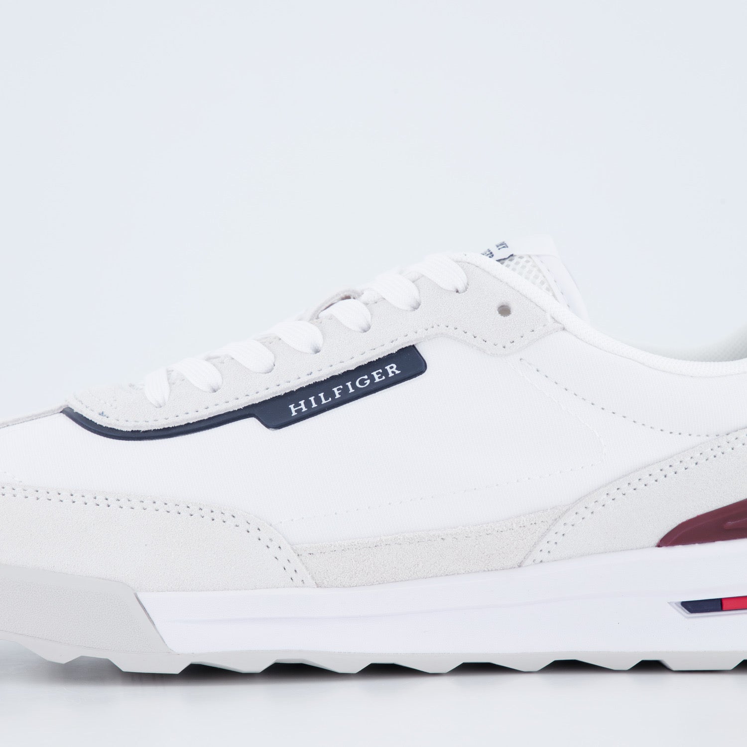 Мъжки бели маратонки Tommy Hilfiger Retro Runner FM0FM05425