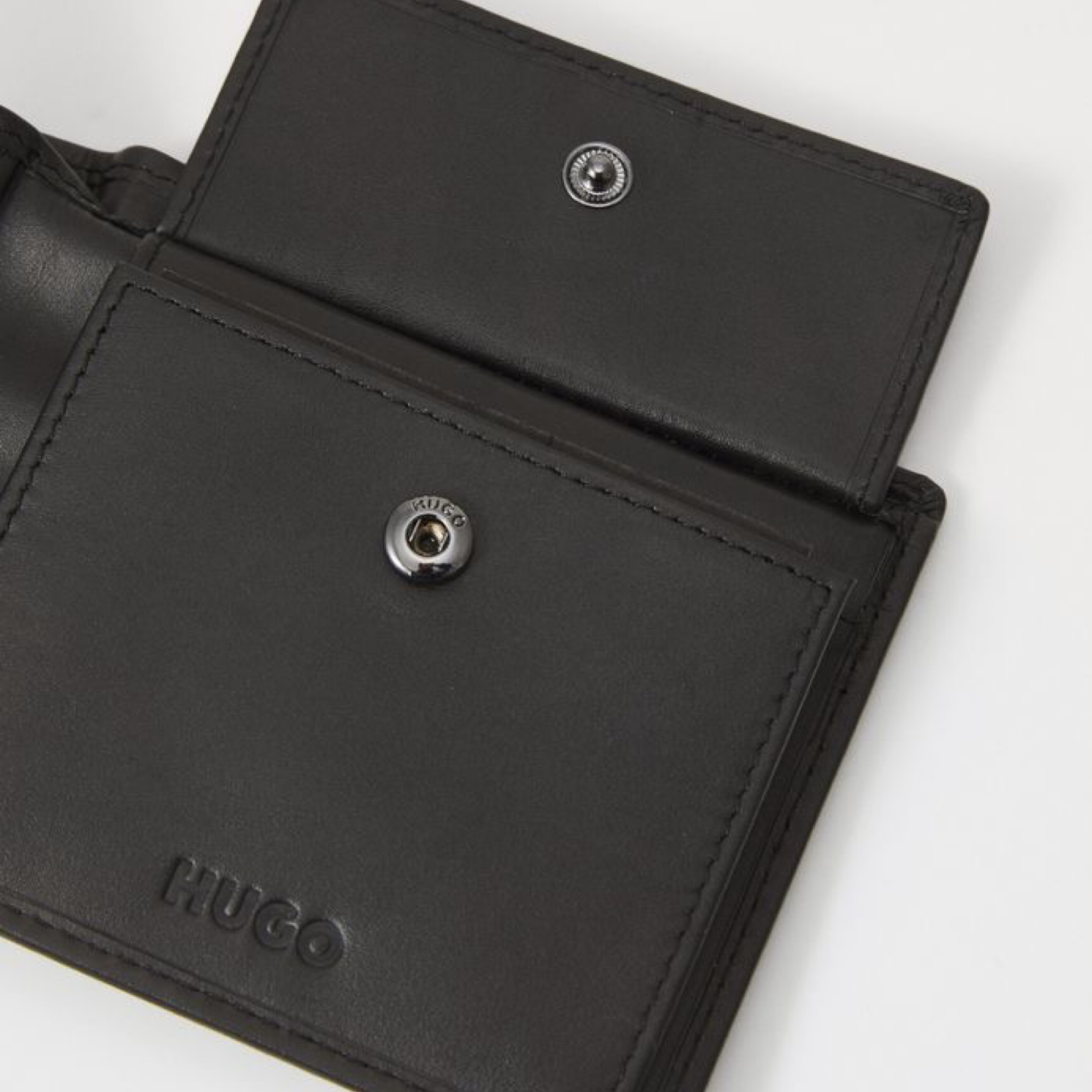 Мъжки портфейл Hugo Men Wallet 50546136 001 Close-Up