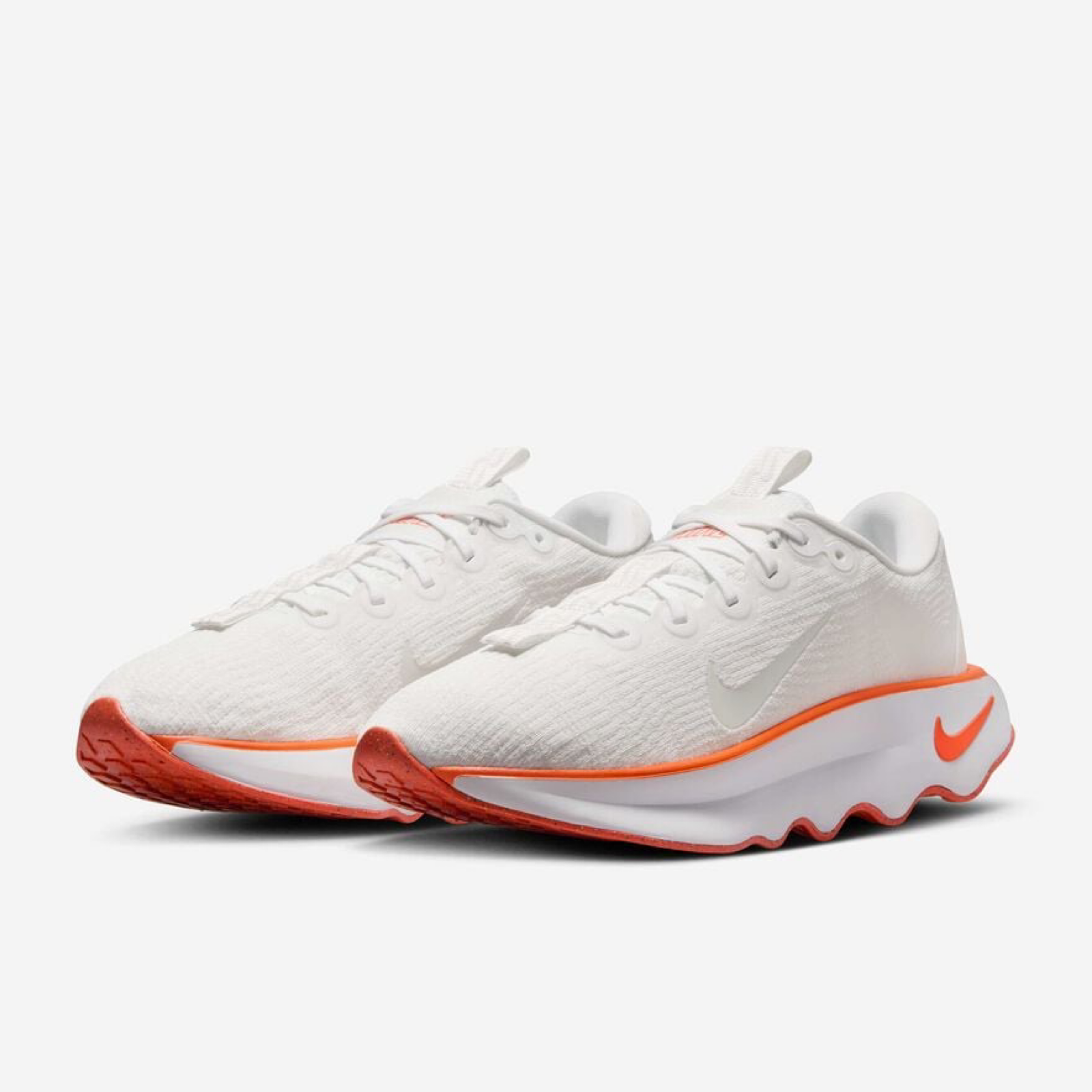 Дамски маратонки Nike Motiva DV1238-109 Women Sneakers Front View