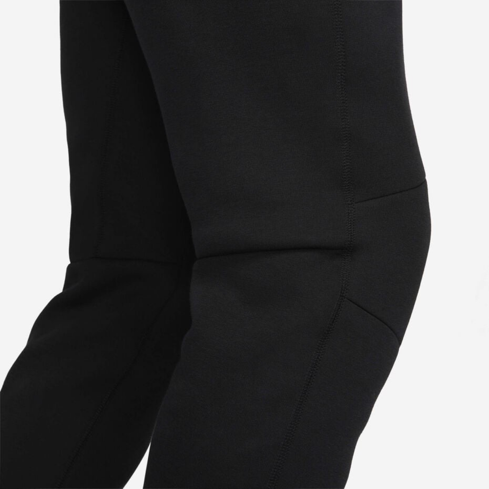 Мъжко спортно долнище Nike F.C. Barcelona Tech Fleece Men Jogger Pants FN8487–010 Close-Up