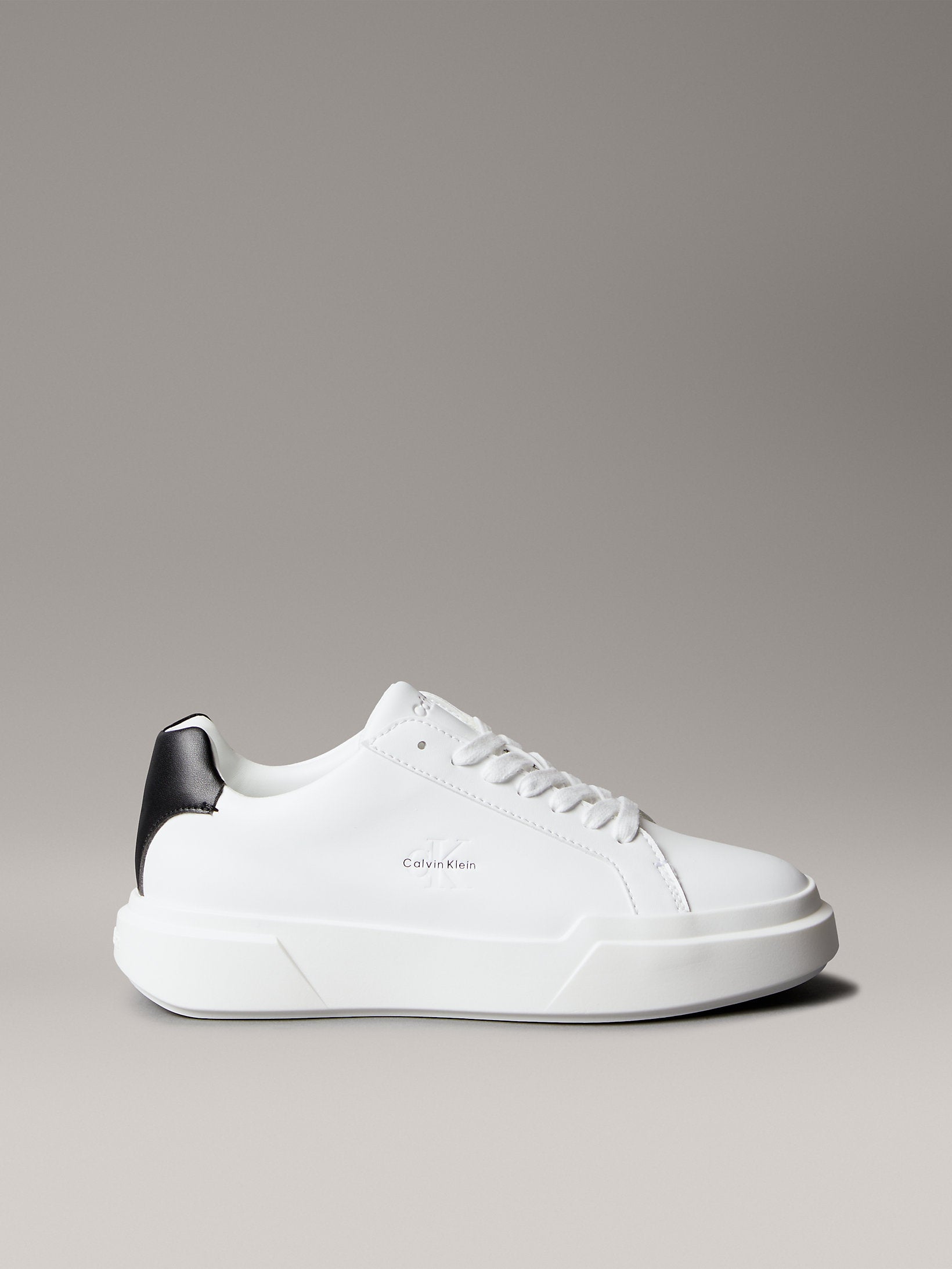 Дамски кецове Women’s sneakers Calvin Klein YW0YW0194701W White lateral view