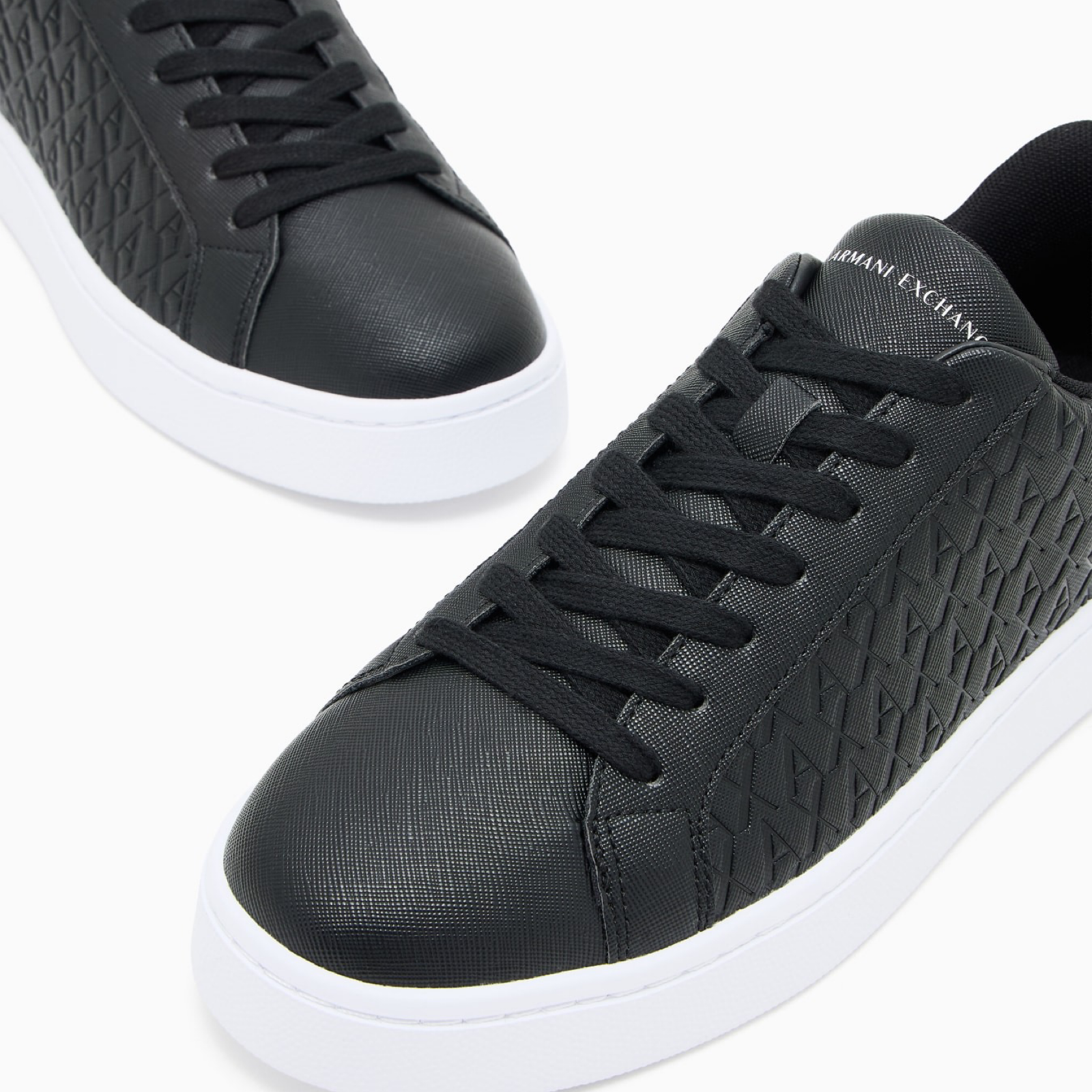 Мъжки кецове Armani Exchange Men Sneakers XM000140 AF11916 MC011 Close-Up
