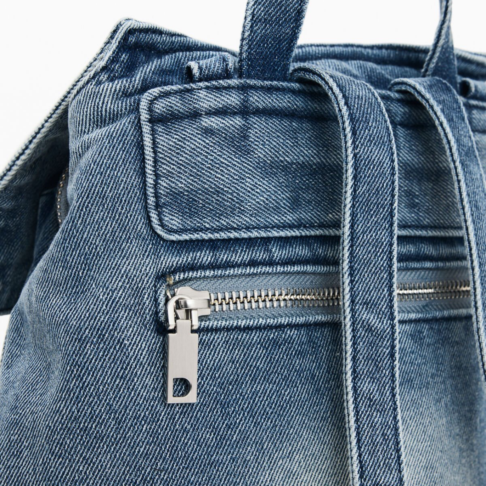 Дамска дънкова раница Desigual Women Rucksack 26SAKD07 5005 Close-Up