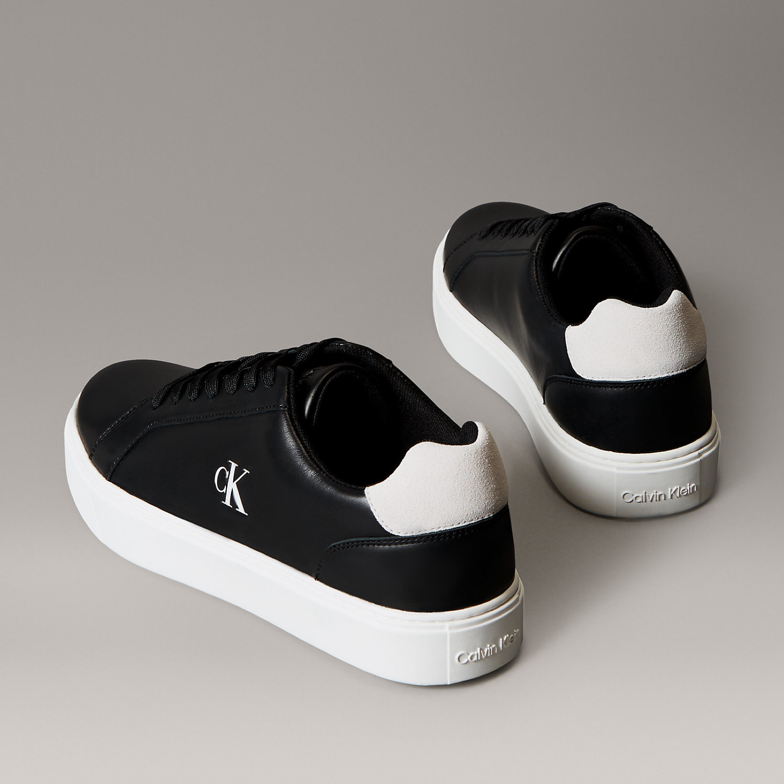 Мъжки кецове Calvin Klein Men Sneakers YM0YM01435 0GM Heel View