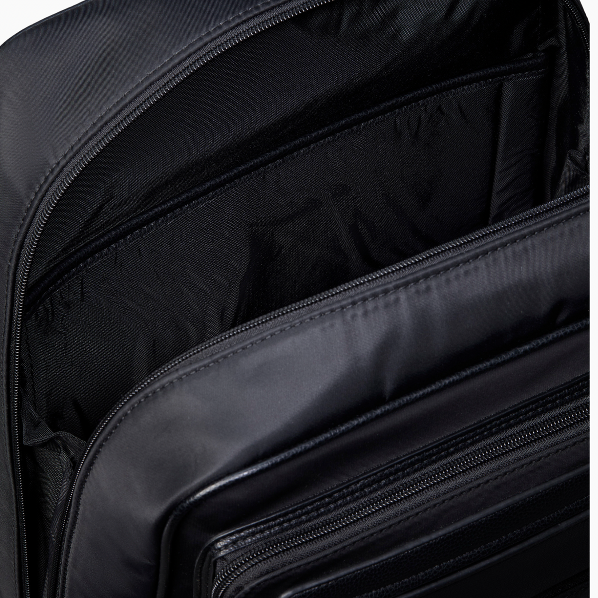 Мъжка раница Calvin Klein Men Laptop Backpack LV04D3498G UB1 Close-Up