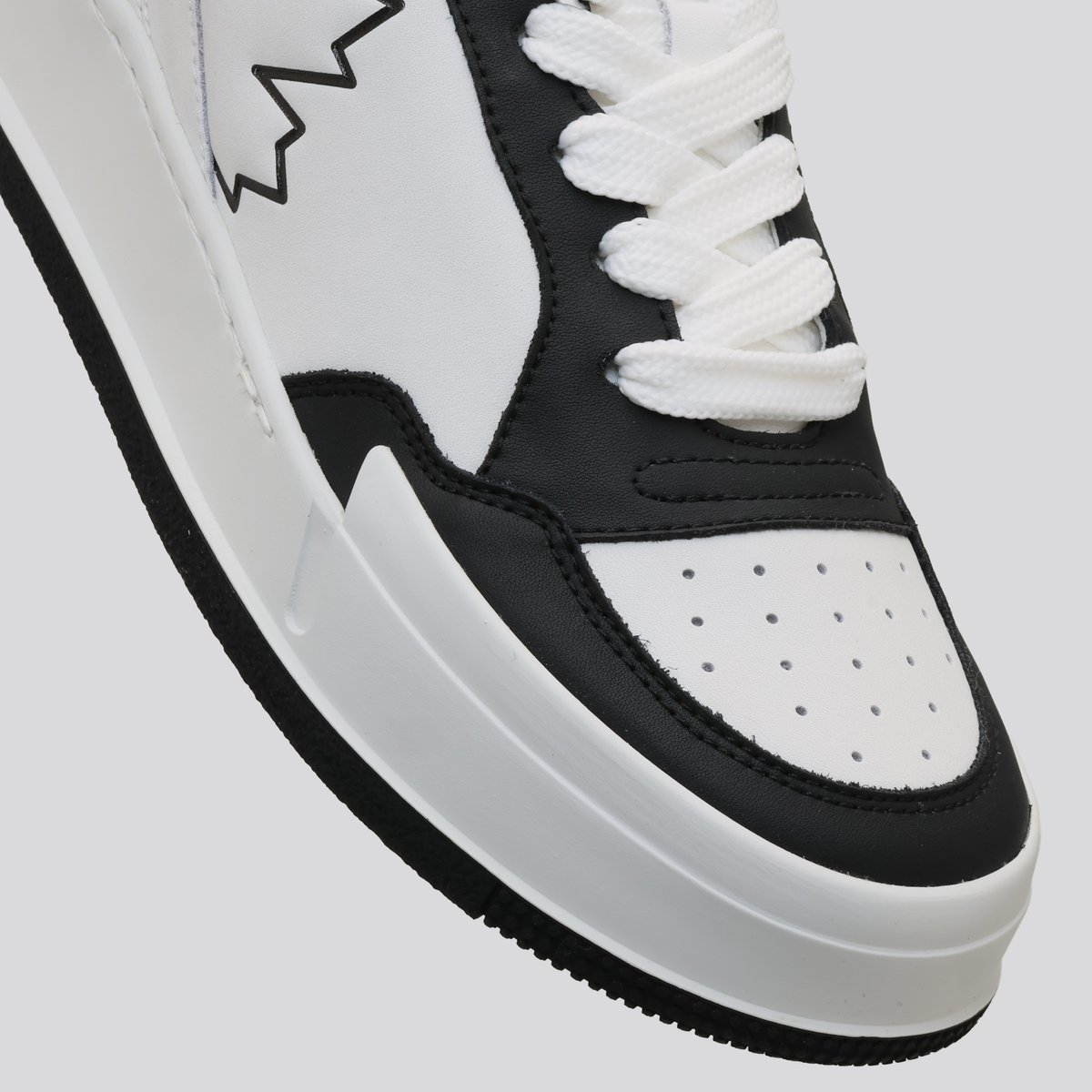 Мъжки кецове Men’s sneakers Dsquared2 Canadian SNM037301507620 White and Black Toe view