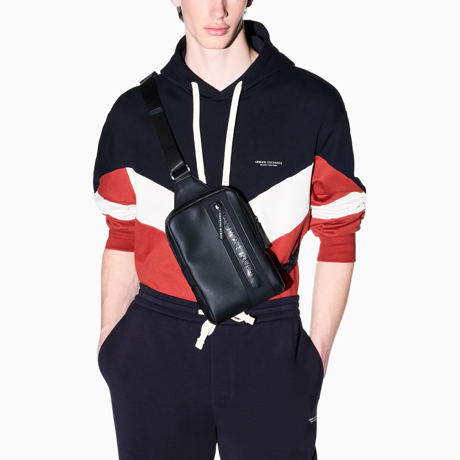 Мъжка чанта Armani Exchange Men Bag XM003588 AF26679 MC043 Model View