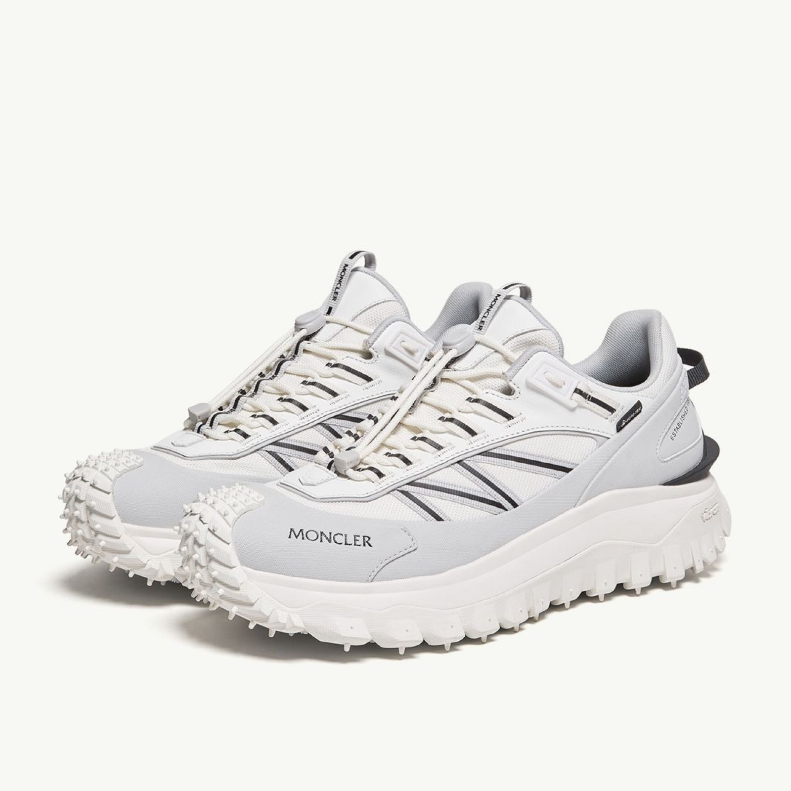 Moncler Trailgrip GTX Sneakers L109A4M00260M720891Q Front View