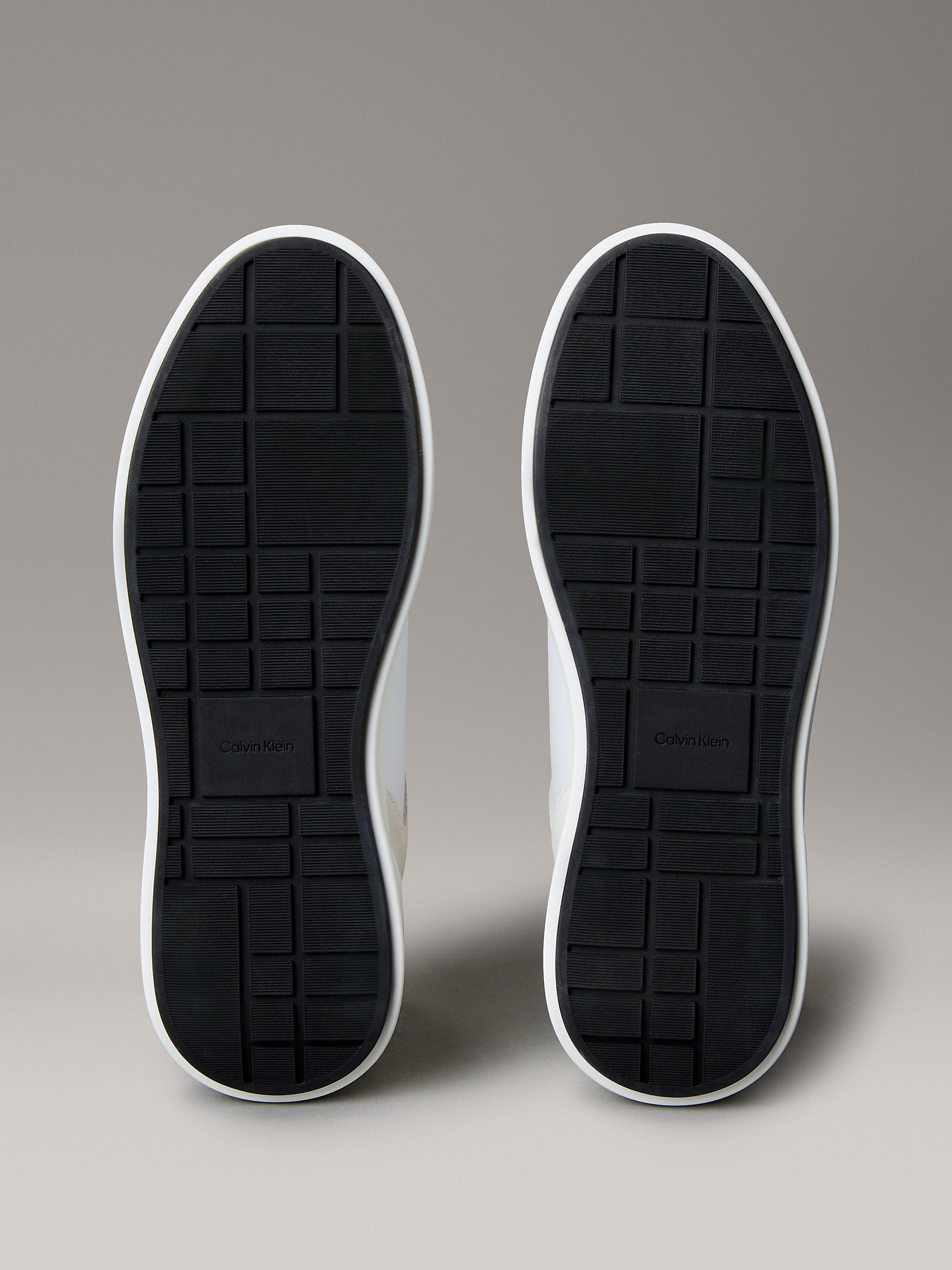 Мъжки кецове Men’s sneakers Calvin Klein
YM0YM01348 01W White outsole view