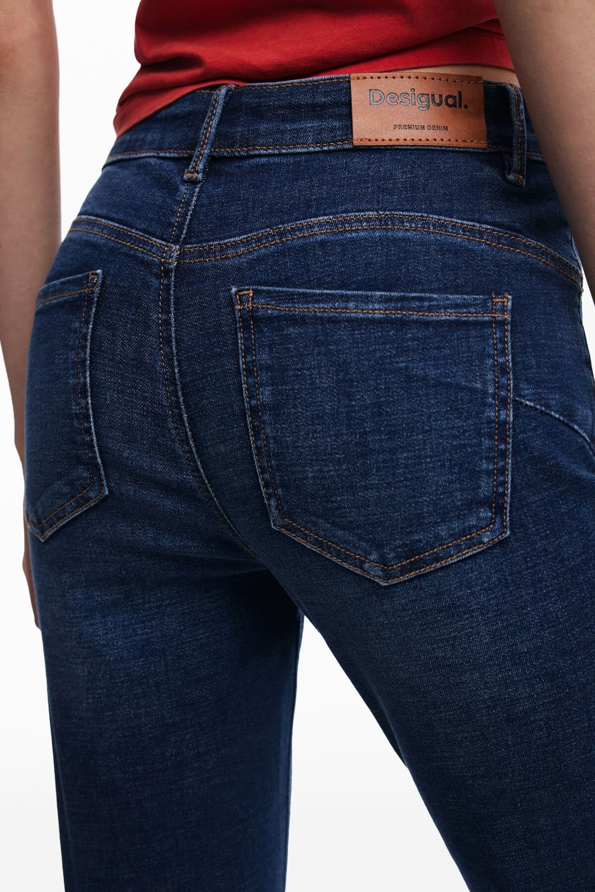 Дамски дънки Desigual 25SWDD74 Back View