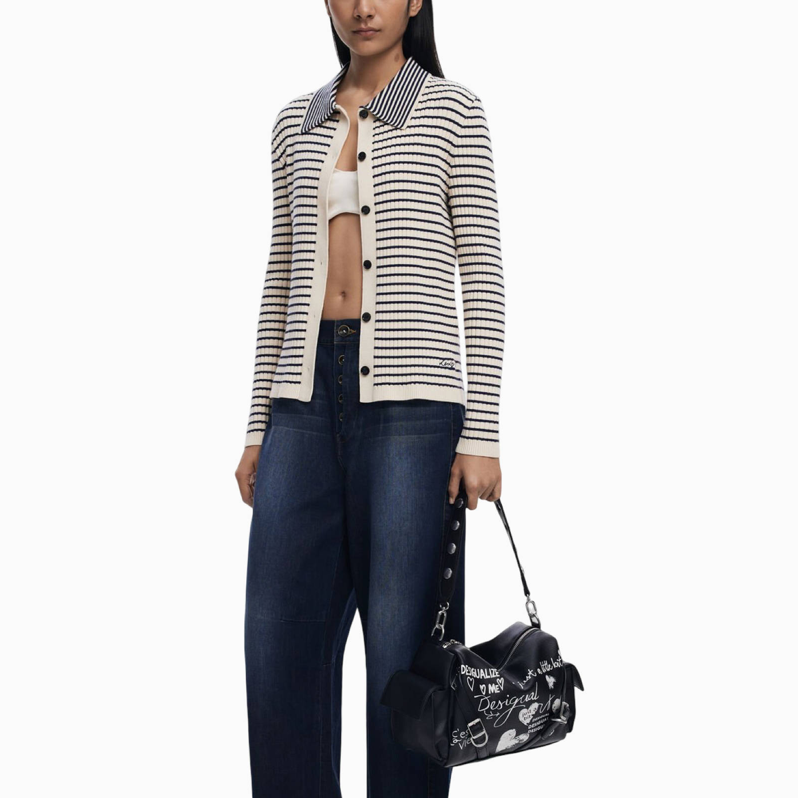 Дамска чанта Women’s handbag Desigual
25WAXPA6 2000 Black lifestyle view 2