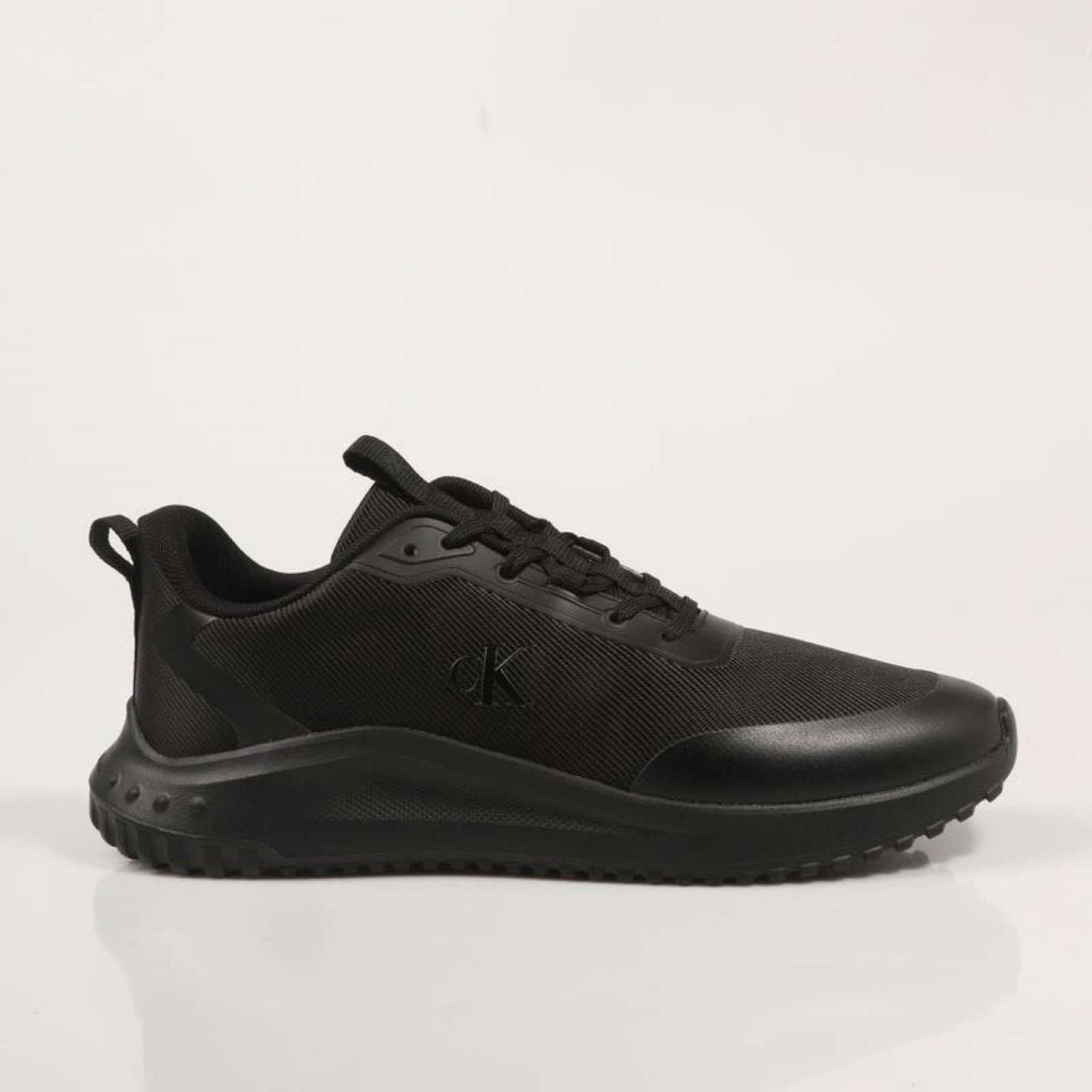 Мъжки черни маратонки Calvin Klein Jeans Men Sneakers YM0YM01442 Lateral View