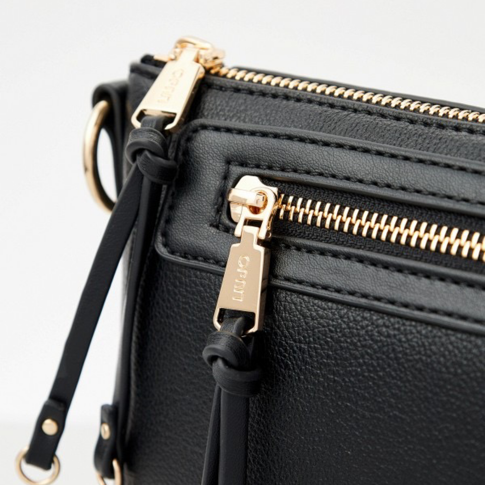 Дамска чанта Liu Jo Crossbody Bag AA6041 E1120 22222 Close-Up