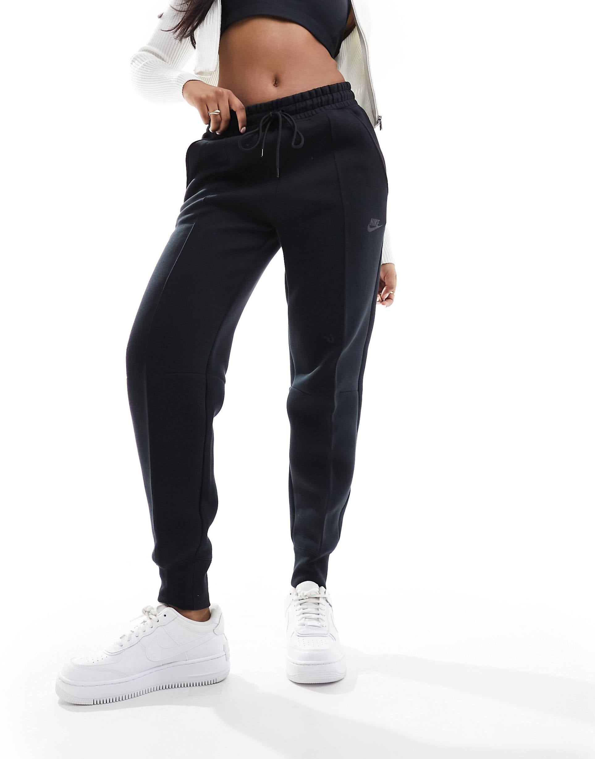 Дамско спортно долнище Nike Tech Fleece Women Jogger FB8330-010 Front View
