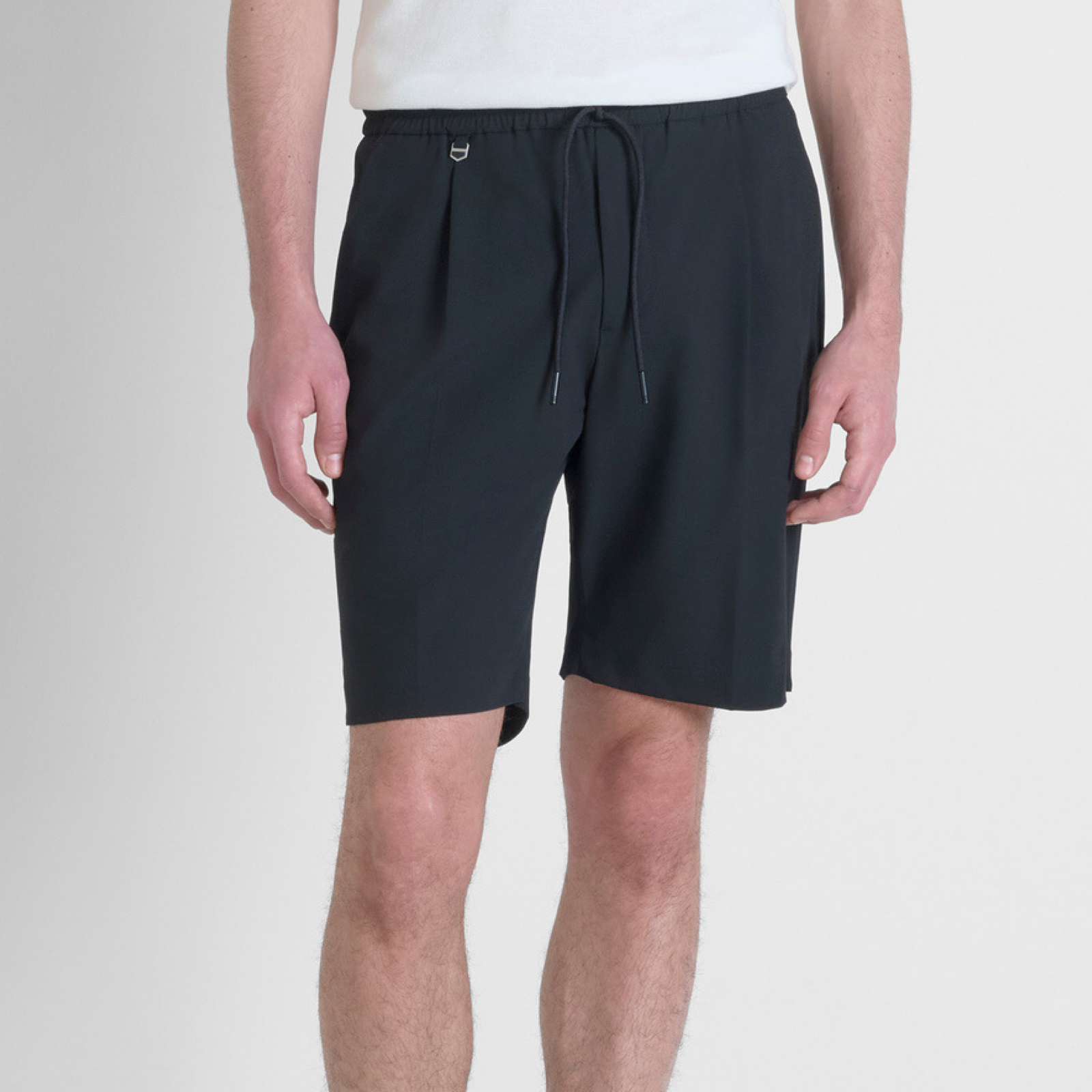 Мъжки черни къси панталони Antony Morato MMSH00211-FA600288
