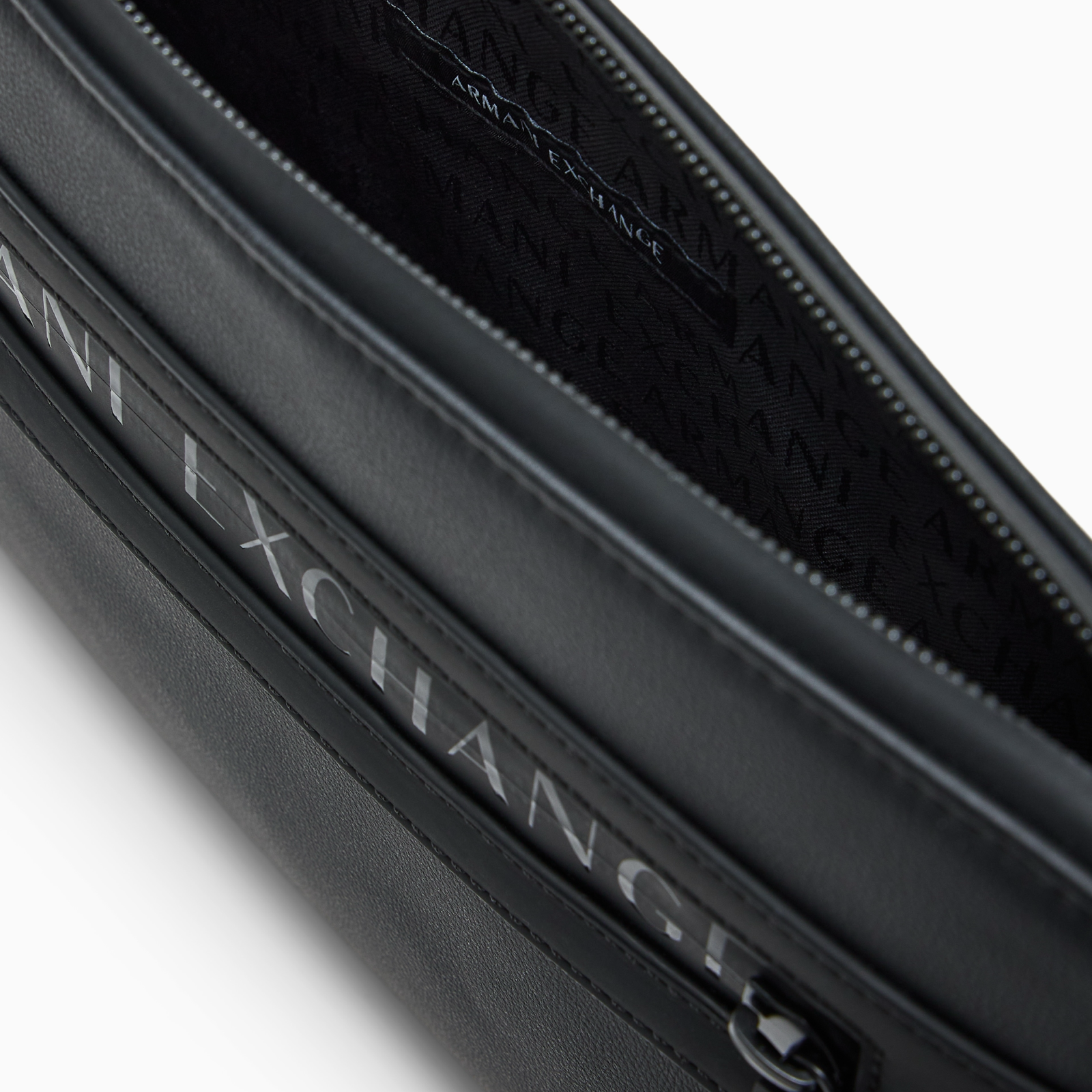 Мъжка клъч чанта Armani Exchange Men Clutch Bag XM003595 AF26679 MC043 Inside View