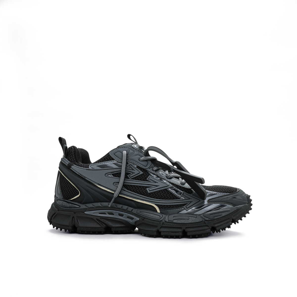 Мъжки кецове Men’s sneakers Off-White
Be Right Back OMIA295C99FAB0011010 Black lateral view