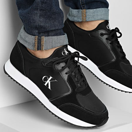 Мъжки маратонки Calvin Klein Jeans Men Sneakers YM0YM01326 Model View