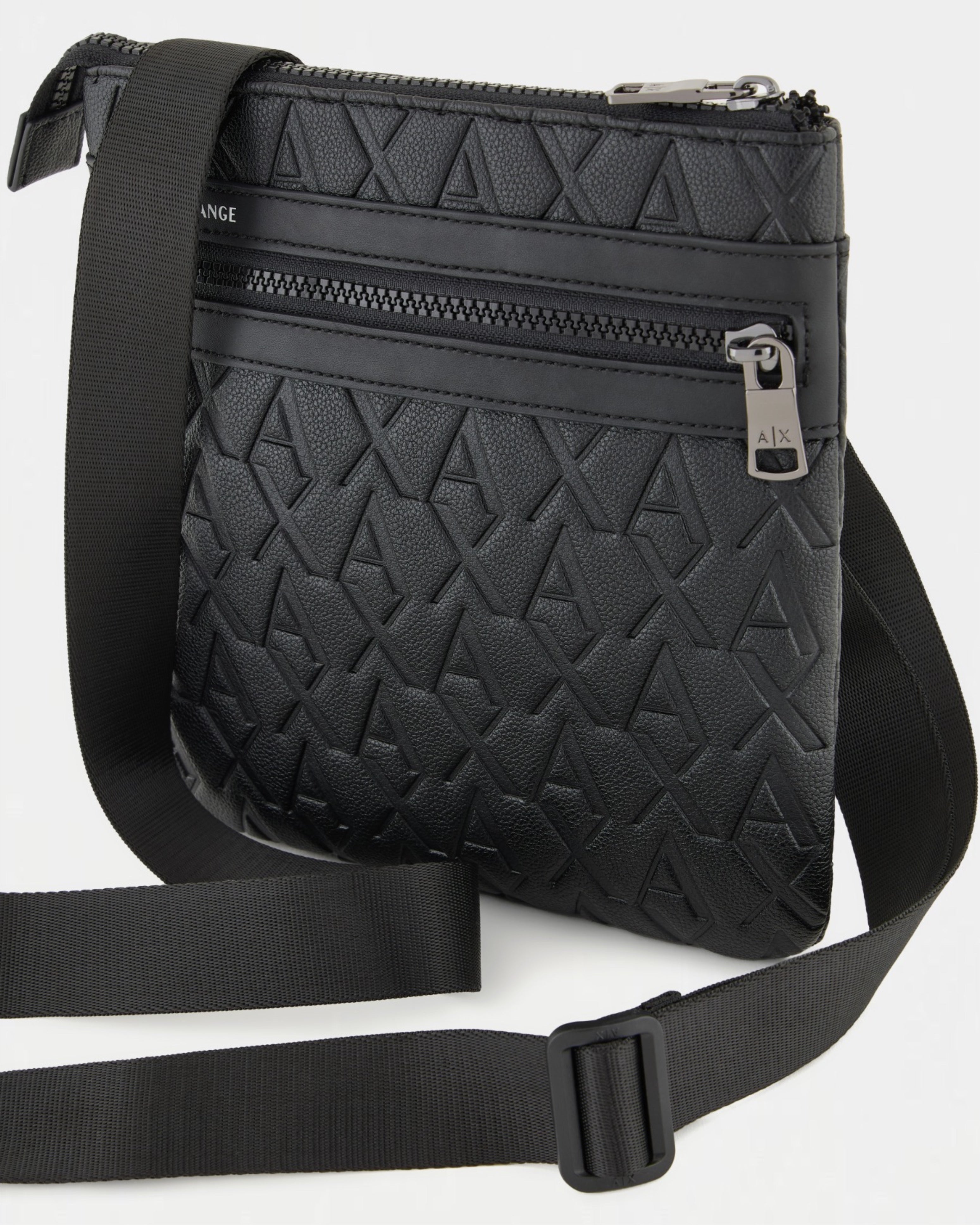 Мъжка чанта Armani Exchange Men Bag XM000579 AF12133 UC001 Close-Up