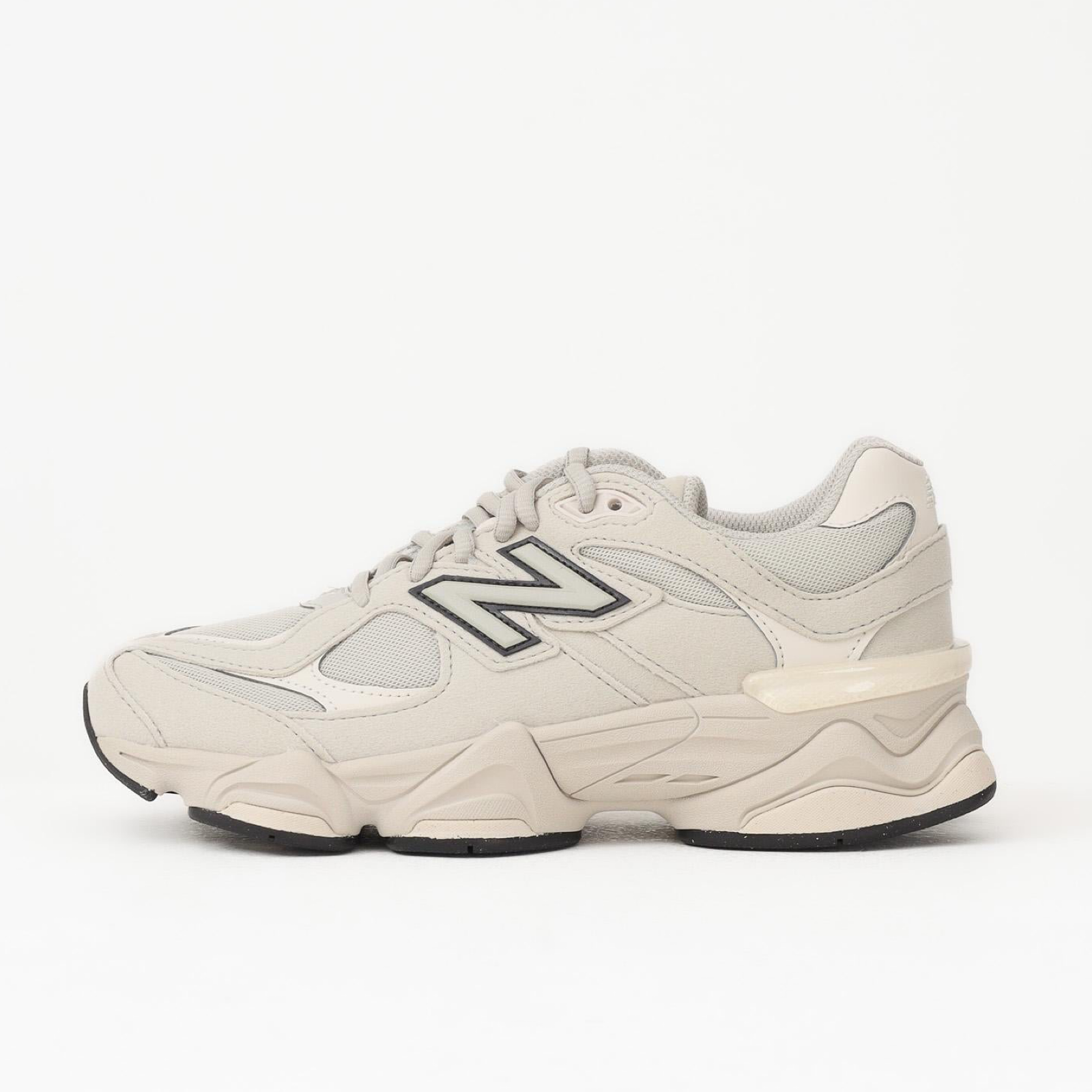 Дамски маратонки New Balance 9060 Women Sneakers G90607GY Medial View