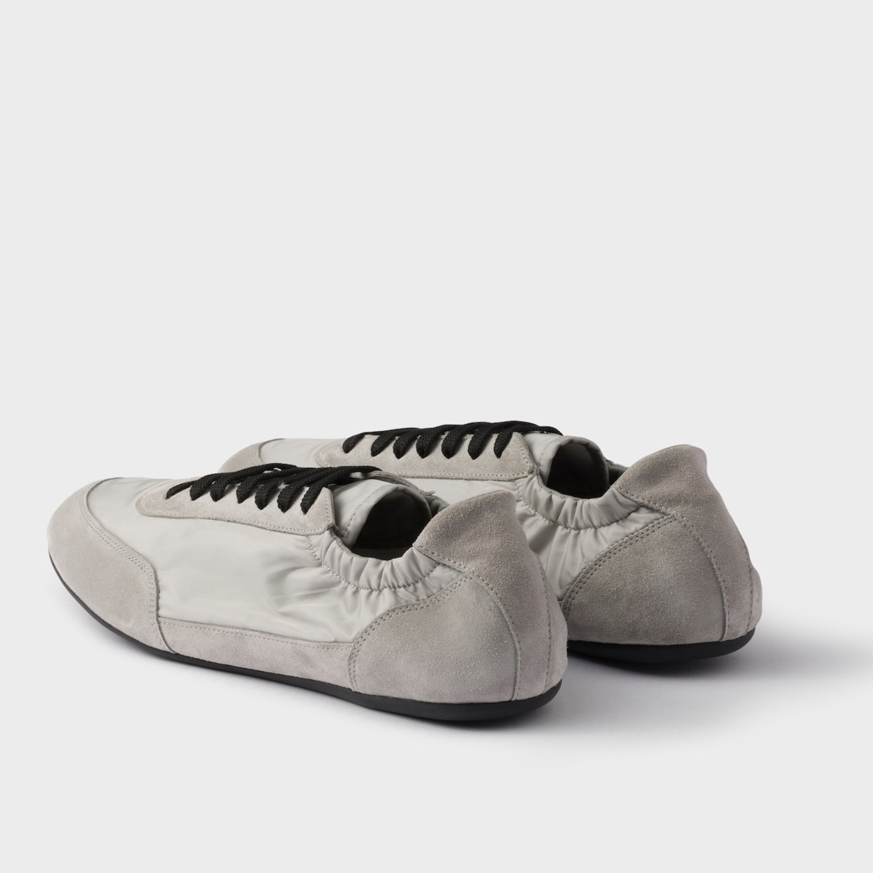 Дамски спортни обувки Women’s sneakers PRADA 1E959NF005D7CF0424 Grey heel view